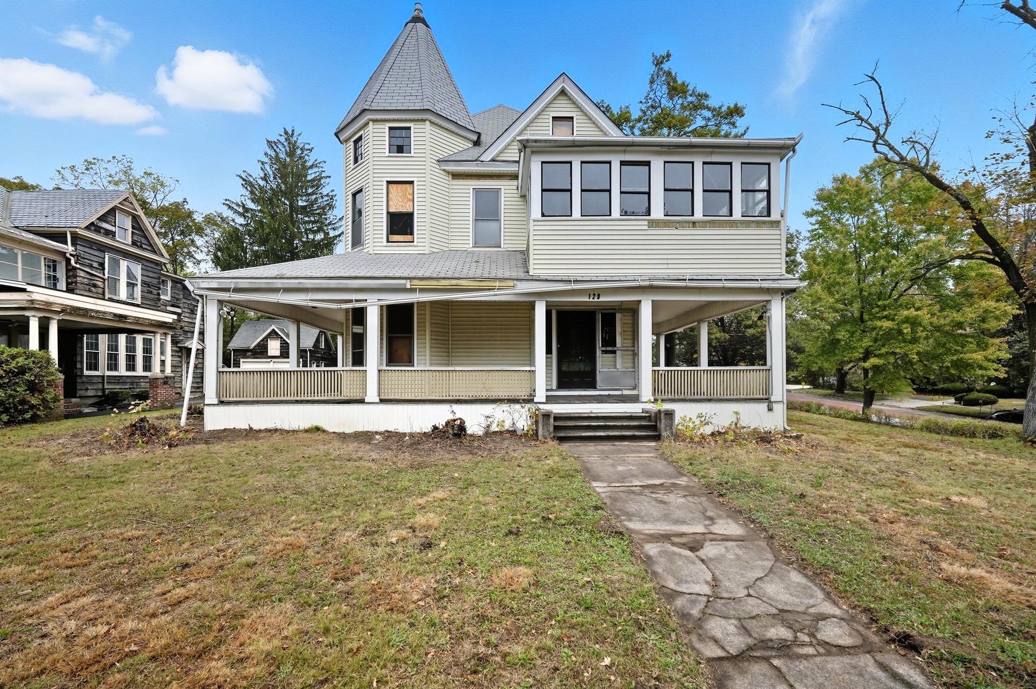 129 Morgan St, Holyoke, MA 01040 - Image 4