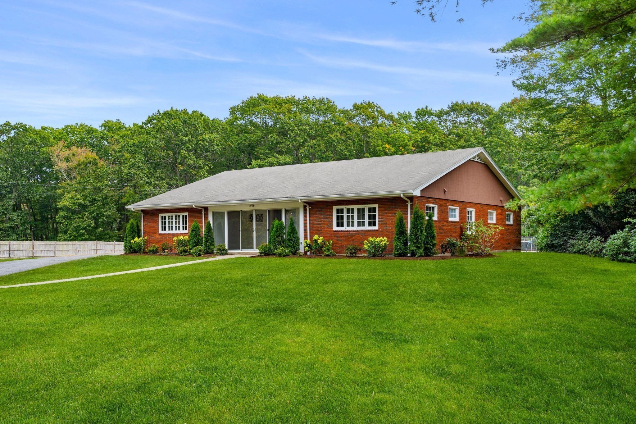 41 Essex St, Wenham, MA 01984