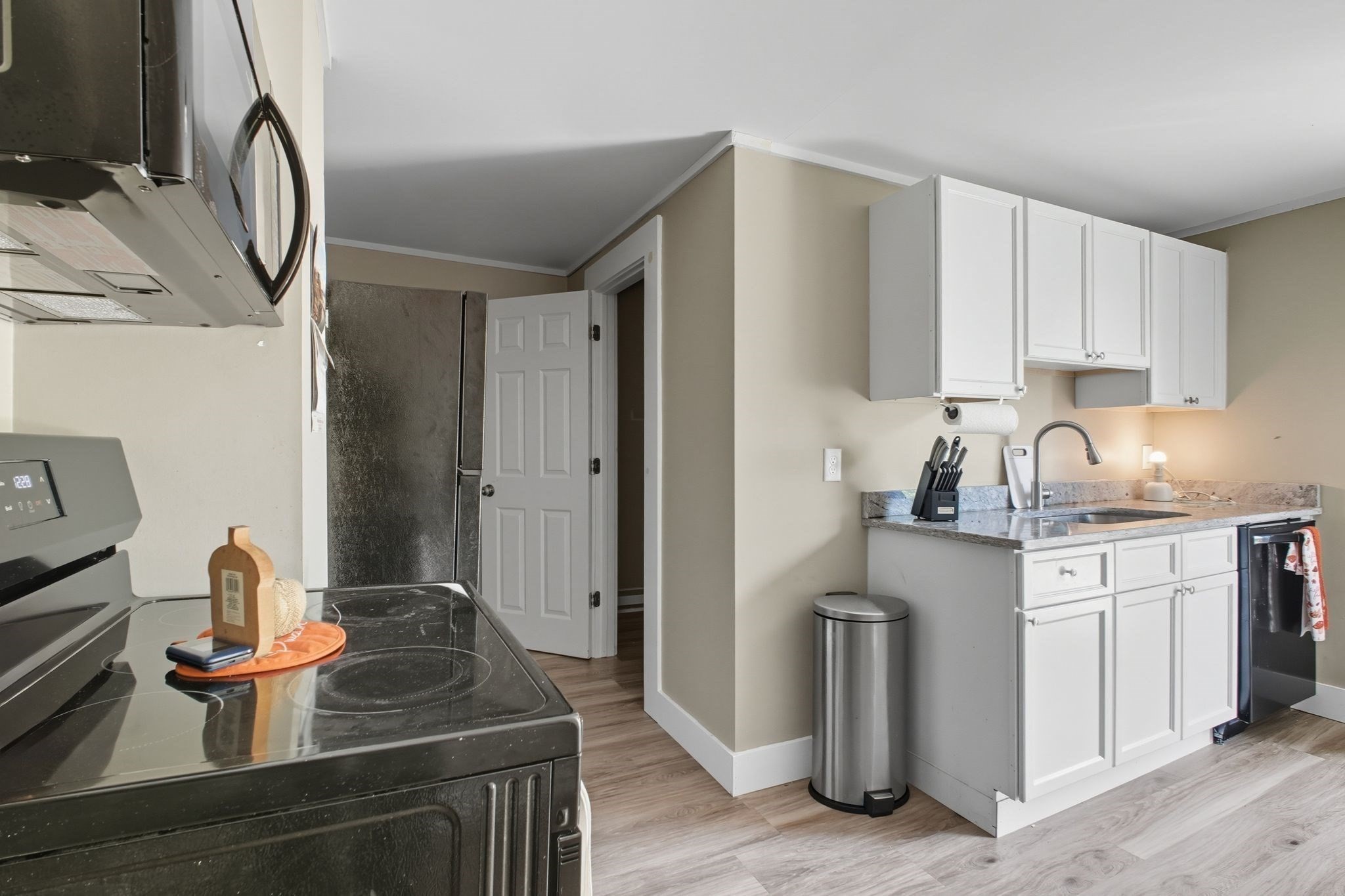 221 East St, Chicopee, MA 01020 - Image 25