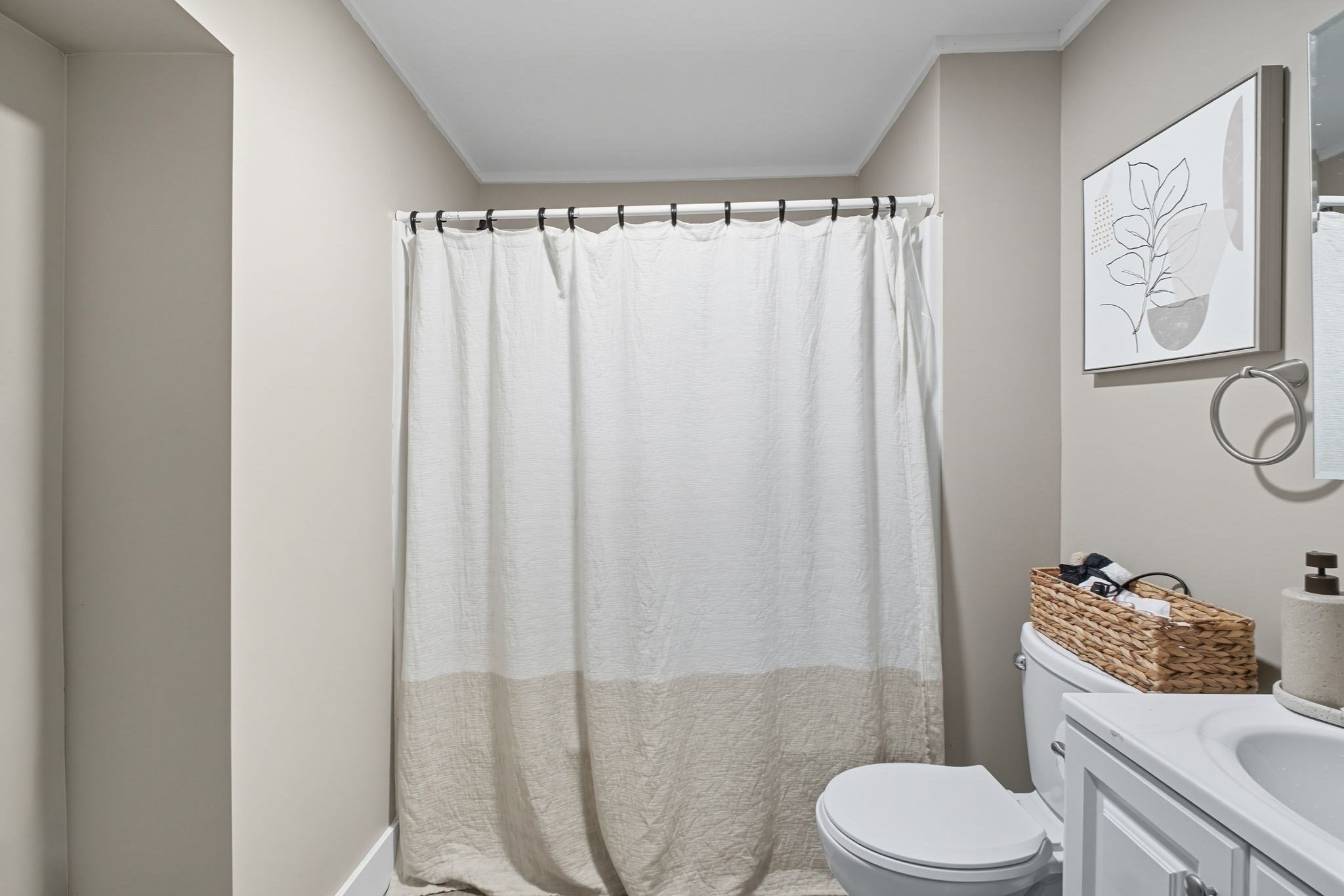 221 East St, Chicopee, MA 01020 - Image 27