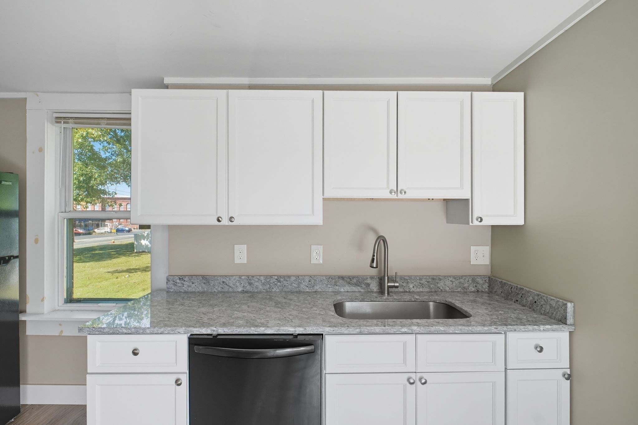 221 East St, Chicopee, MA 01020 - Image 6