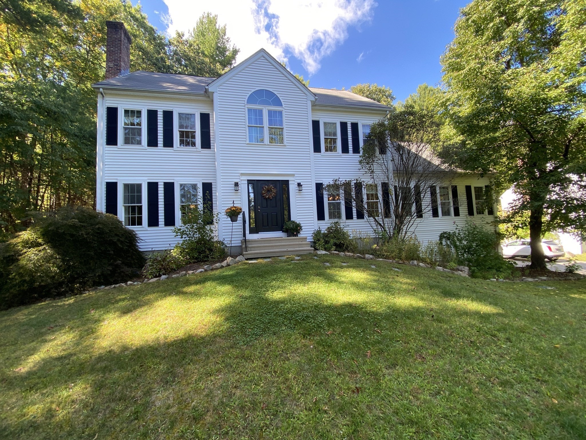 217 Brookway Dr, Northbridge, MA 01534