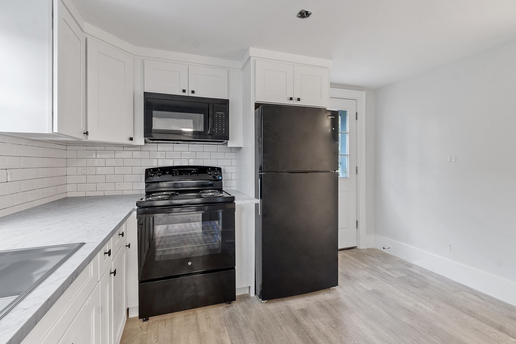 98 Seminole Ave, Waltham, MA 02451 - Image 7