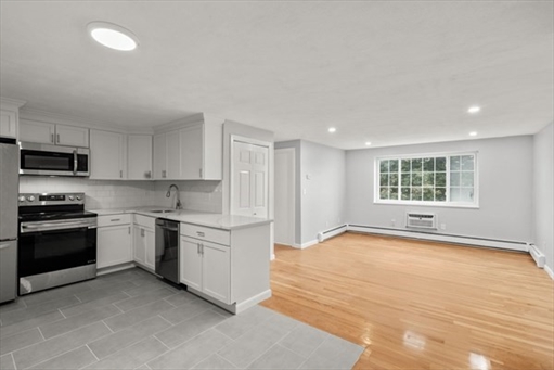 15 Staples Avenue, Apt 31