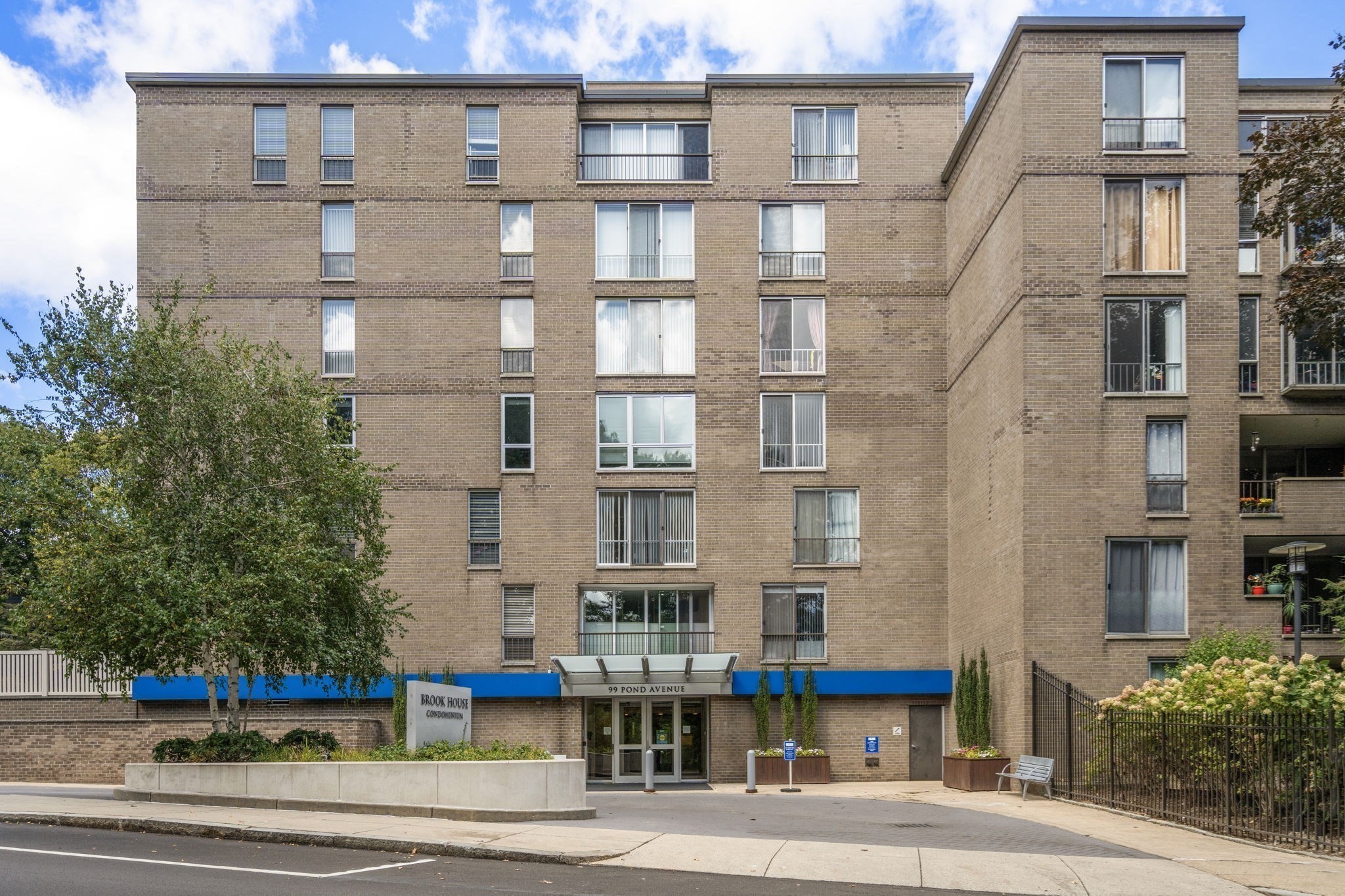 99 Pond Avenue Unit D -608, Brookline, MA 02445 - Image 16