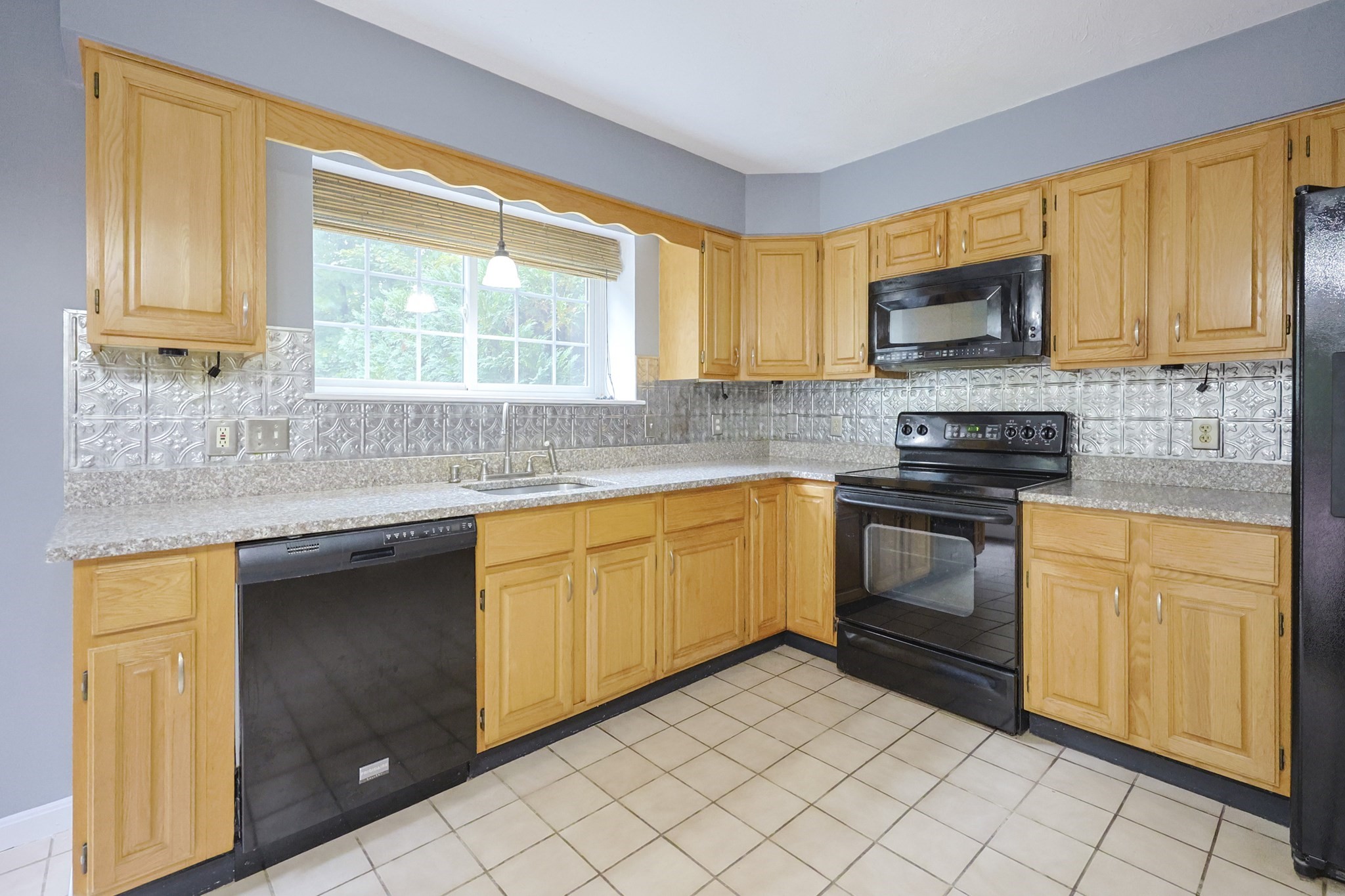 14 Country Club Ln Unit C, Milford, MA 01757 - Image 3