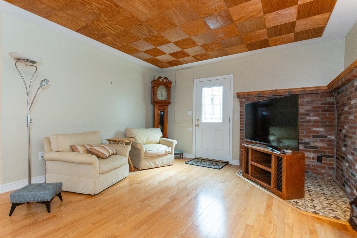 40 Gregory Road, Framingham, MA 01701 - Image 8