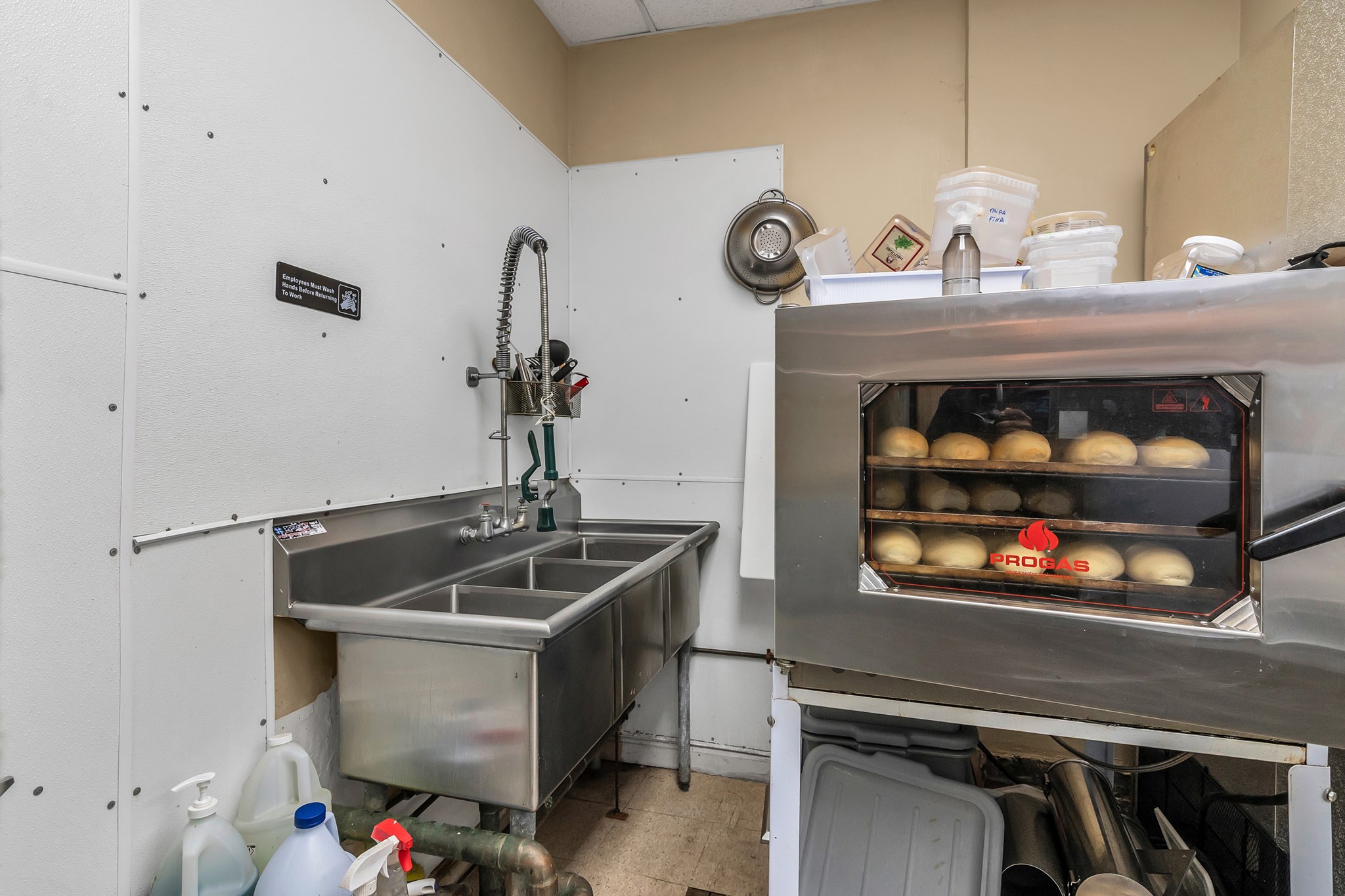 34 Brookfield St, Lawrence, MA 01843 - Image 8