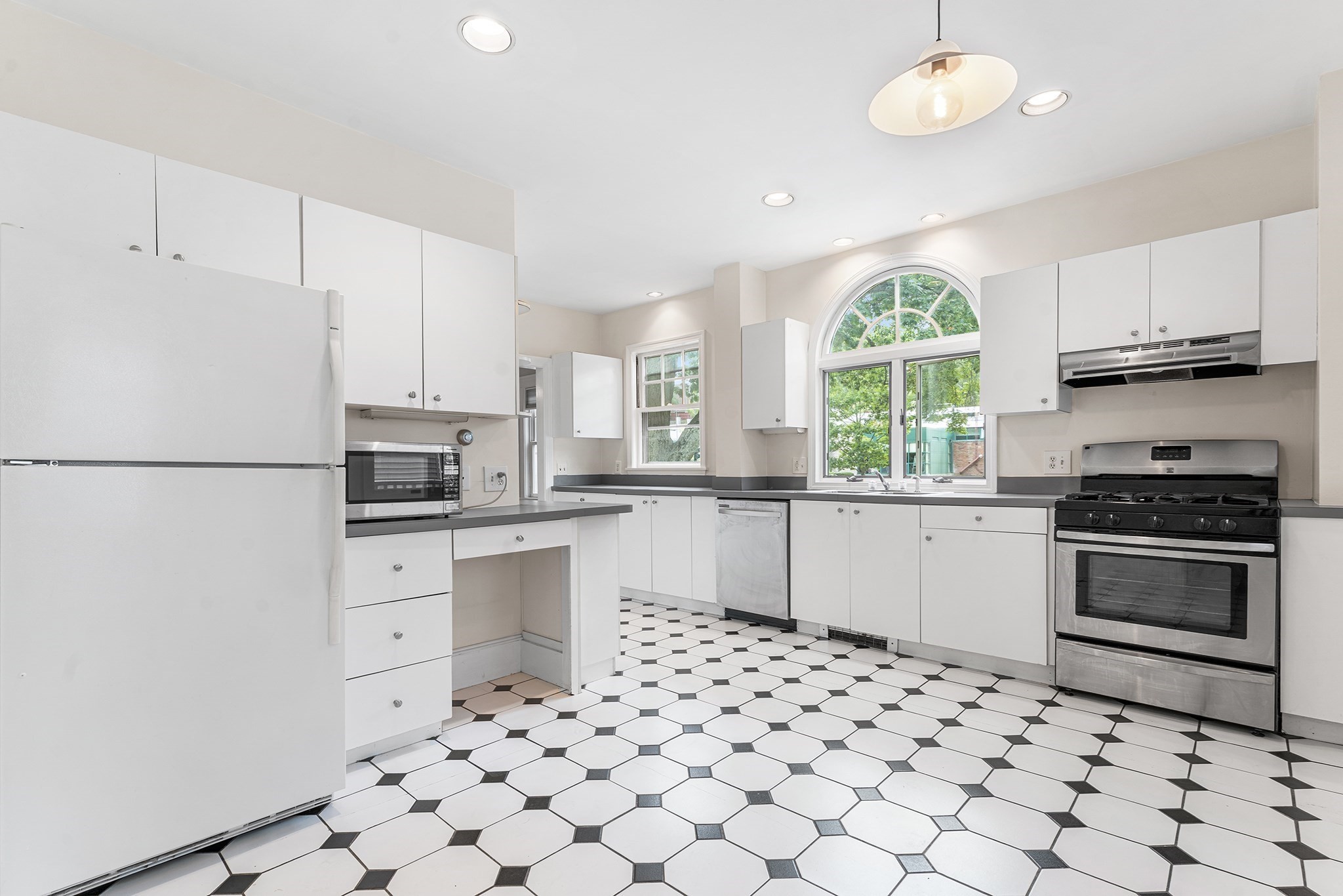 59 Ackers Ave Unit 1, Brookline, MA 02445 - Image 12
