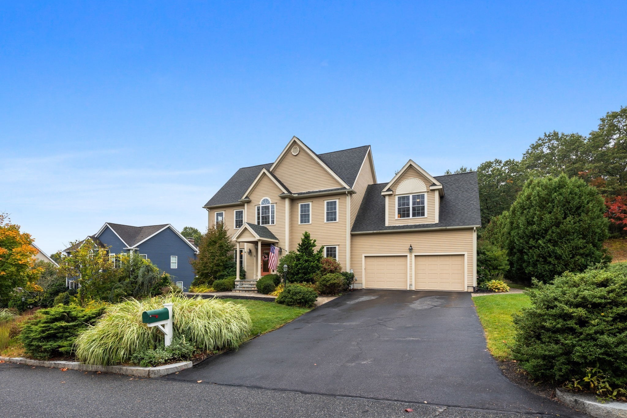 731 Samuel Dr, Northbridge, MA 01588