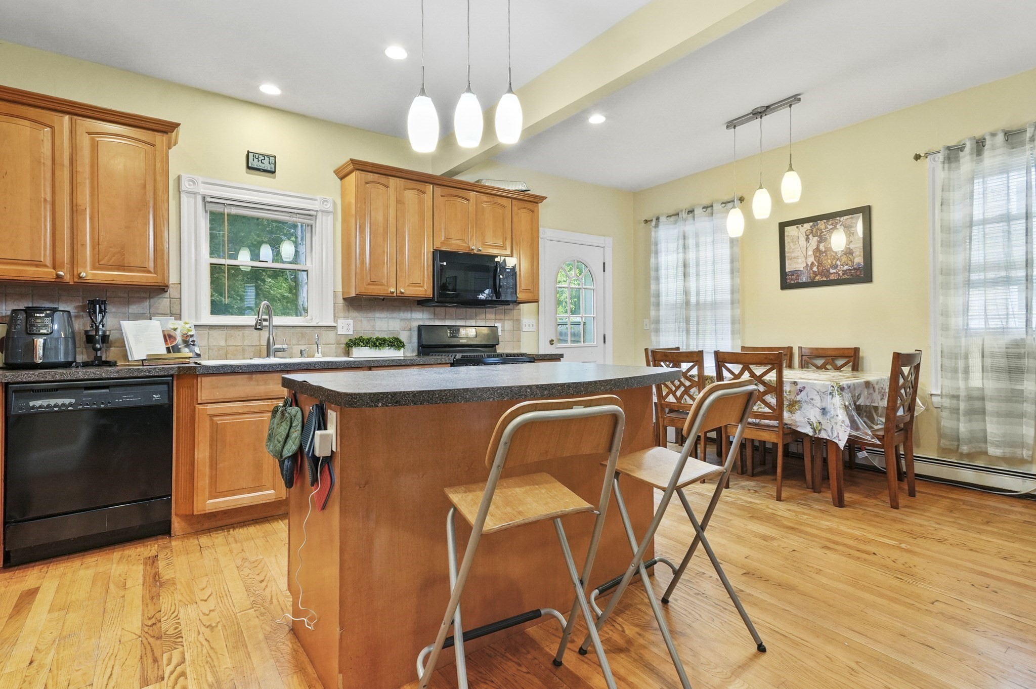 135 Grove Street Unit 135, Waltham, MA 02453 - Image 2
