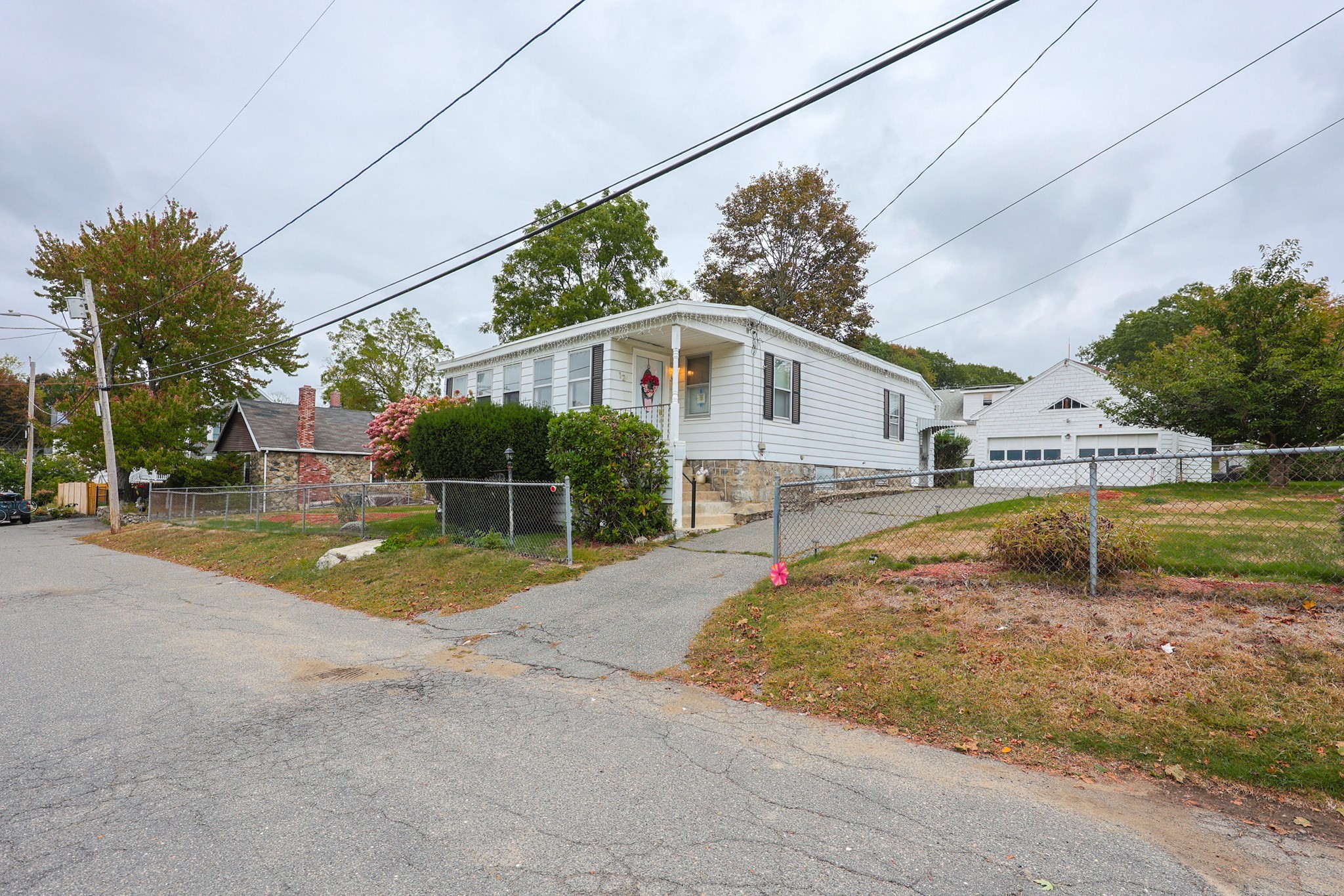 12 Lothrop St, Saugus, MA 01906
