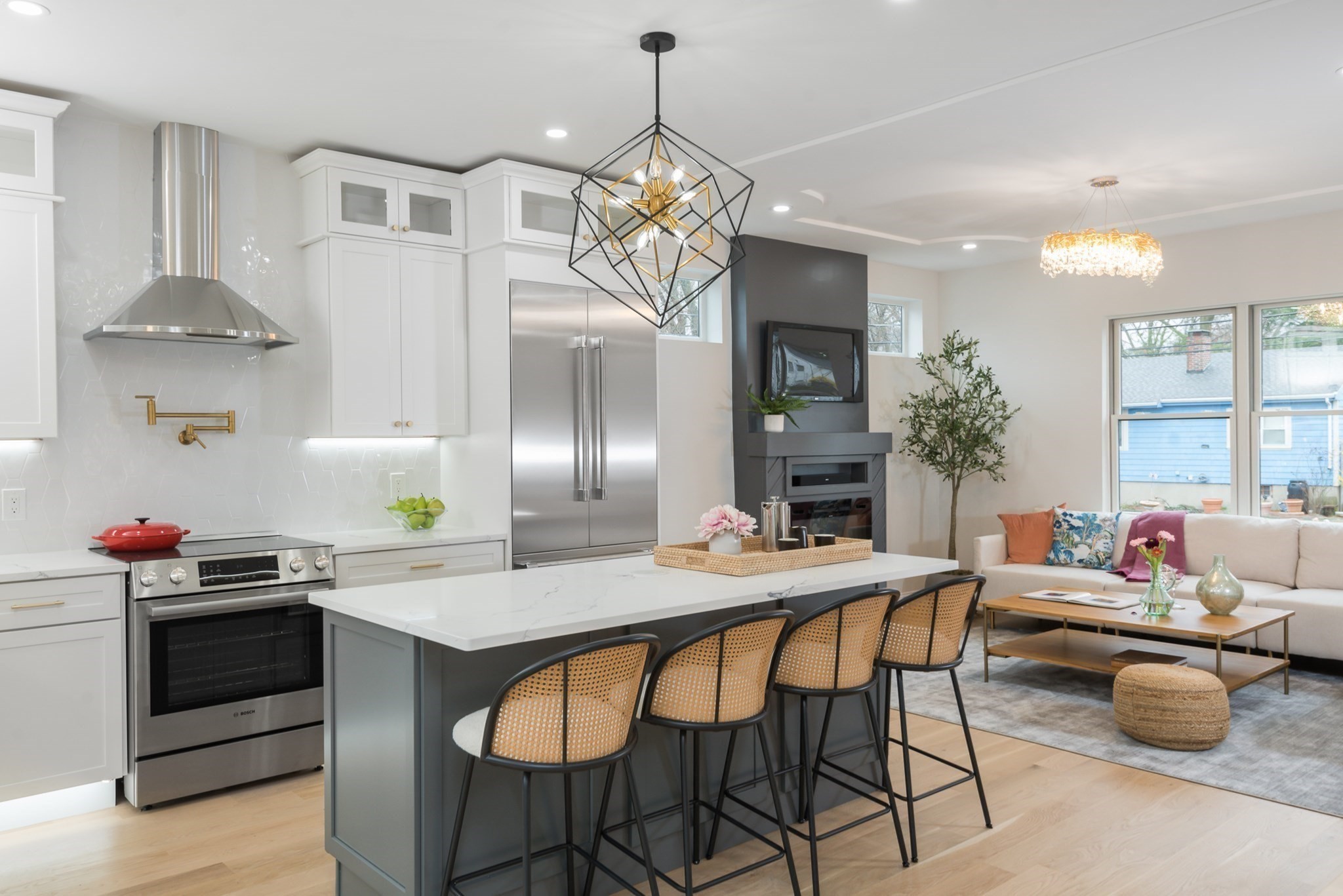 6 Gordon Rd, Arlington, MA 02474