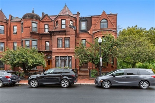 231 W Newton St, Apt 3