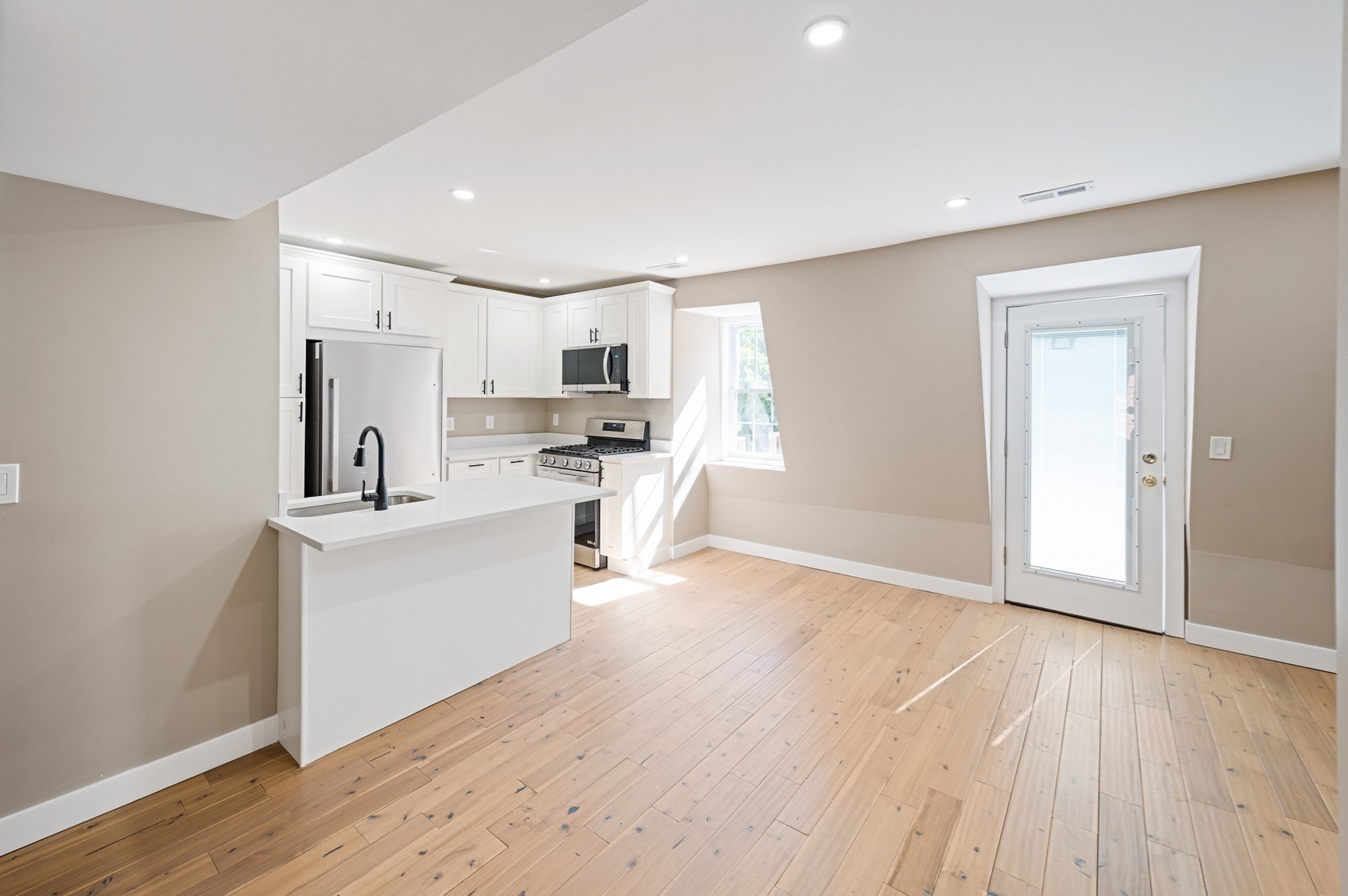 5 Monmouth St Unit 3, East Boston, Boston, MA 02128 - Image 8