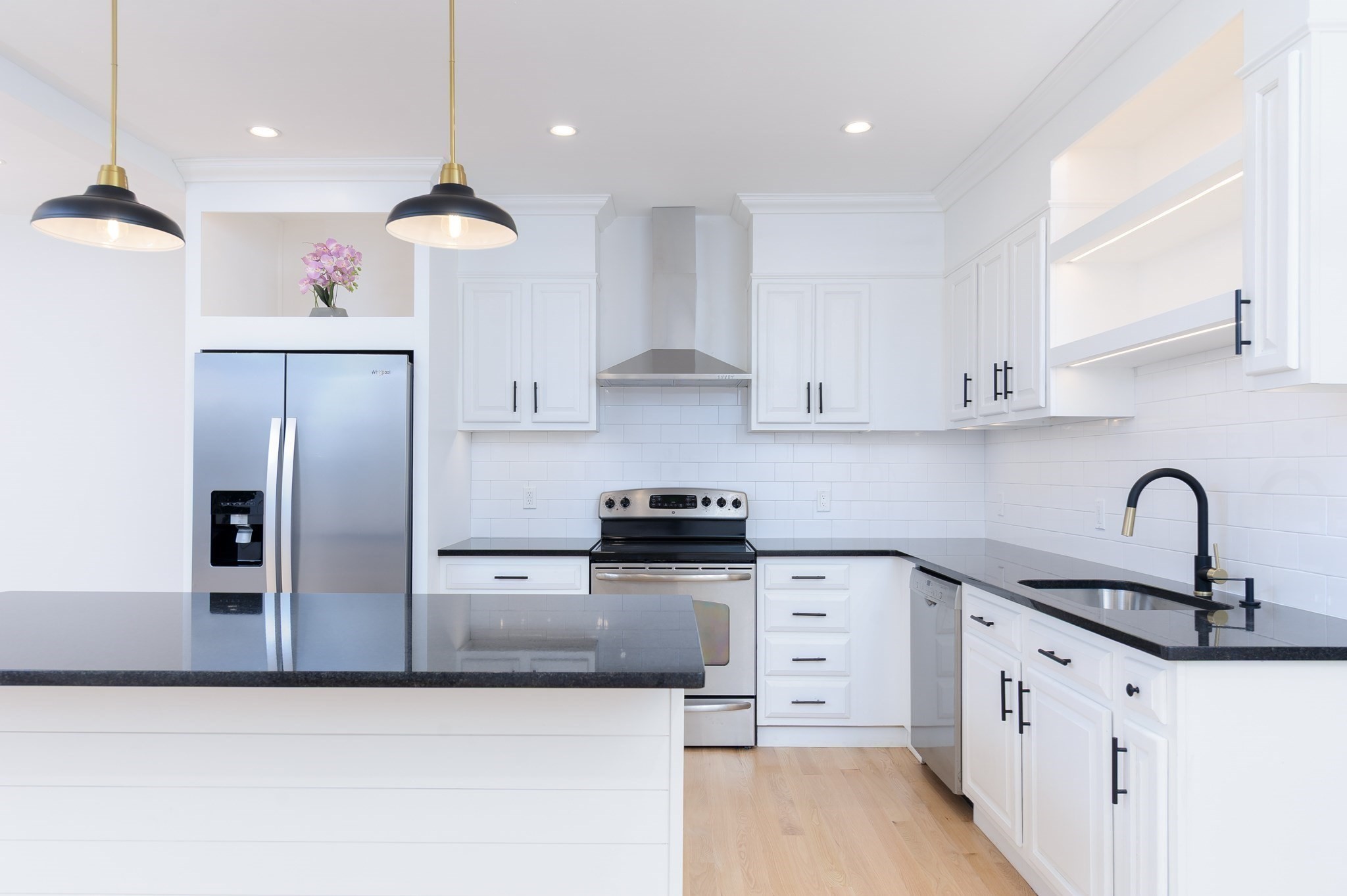 10 Church St, Wales, MA 01081 - Image 2