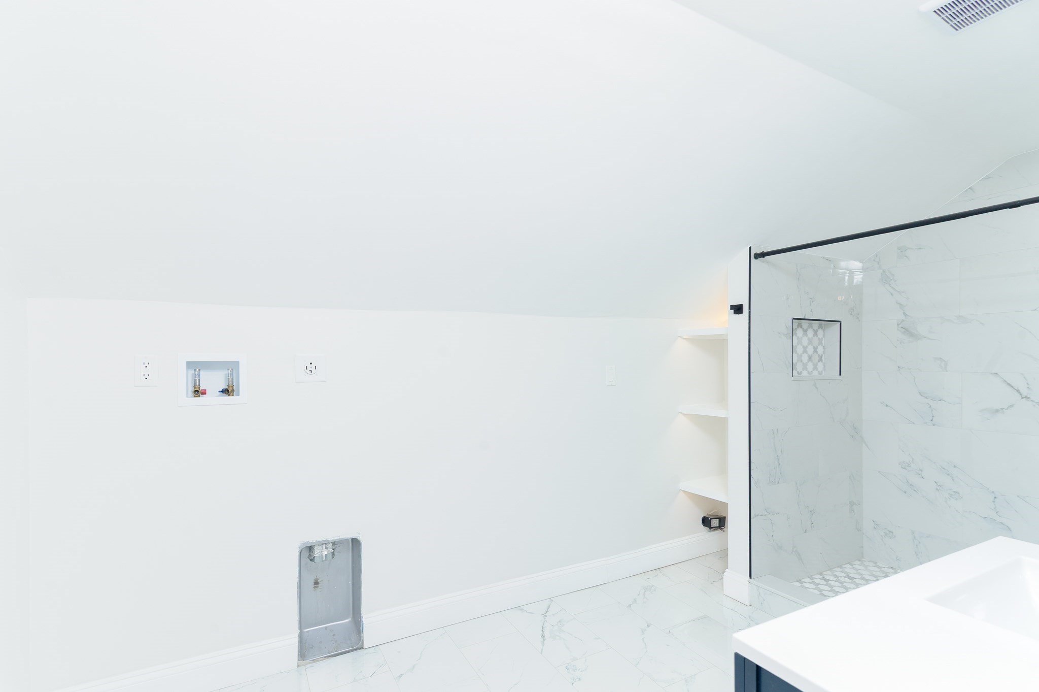 10 Church St, Wales, MA 01081 - Image 23