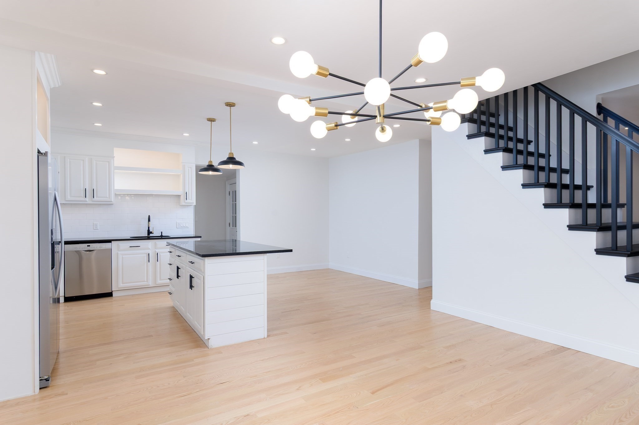 10 Church St, Wales, MA 01081 - Image 4