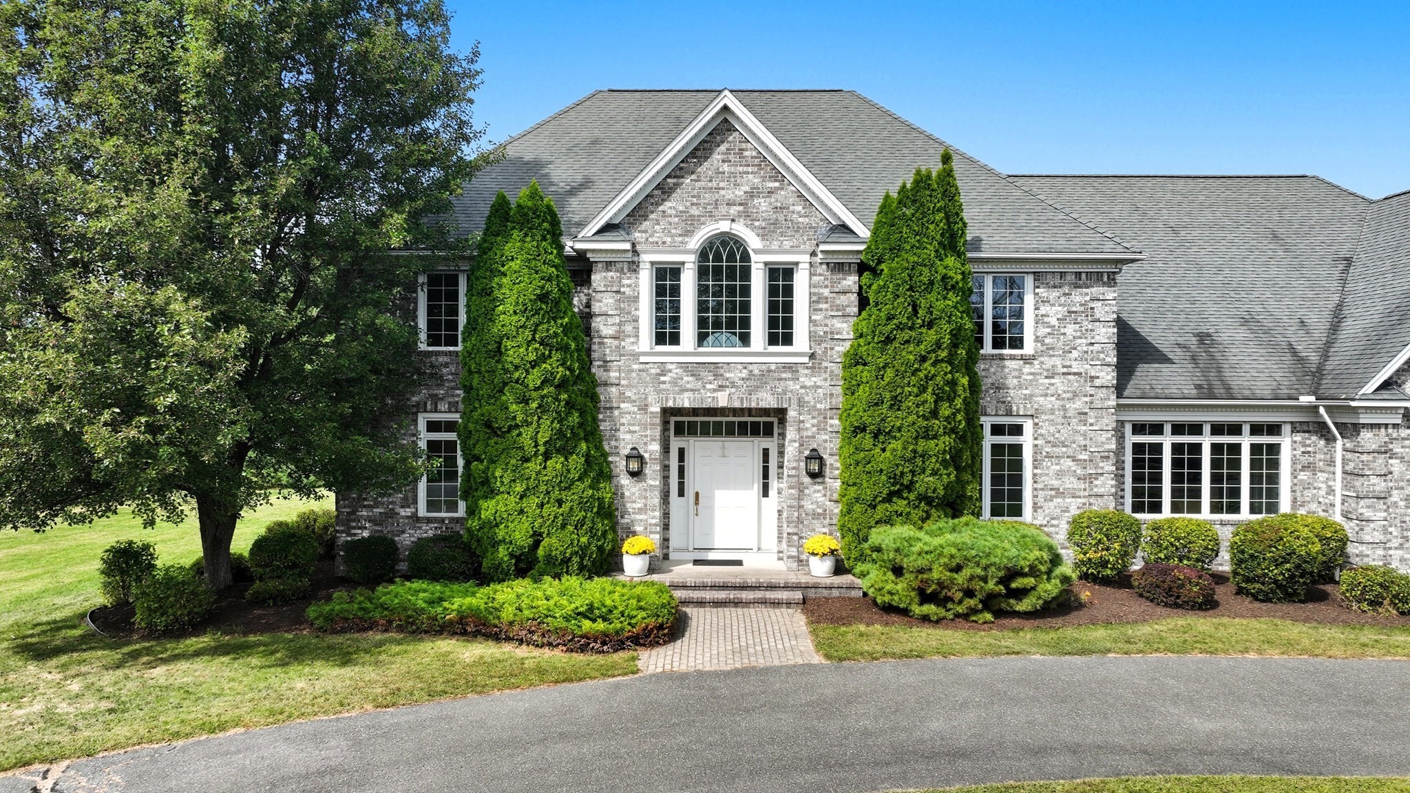 4 Sunrise Cir, South Hadley, MA 01075 - Image 2