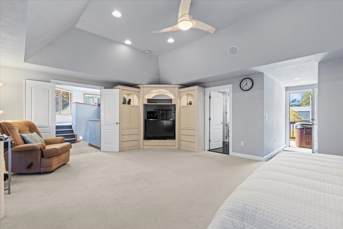 2 Thompson Rd, Foxboro, MA 02035 - Image 14