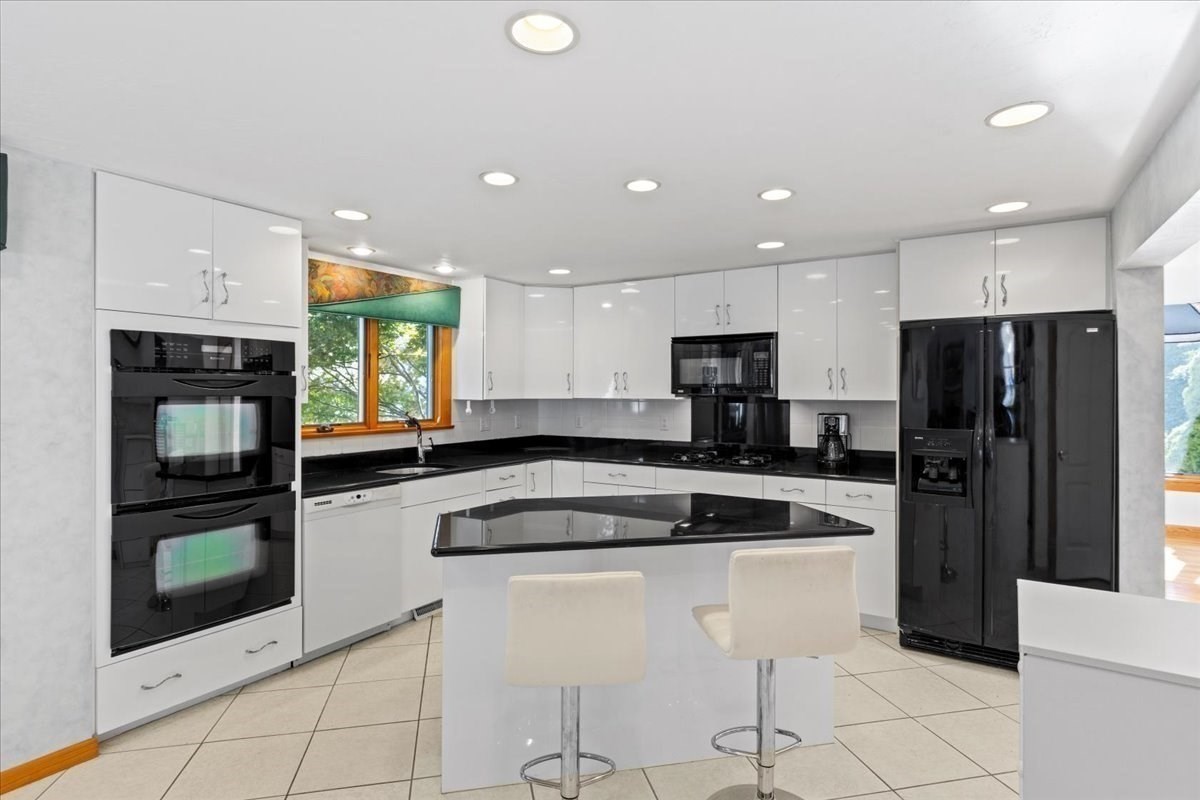 2 Thompson Rd, Foxboro, MA 02035 - Image 4