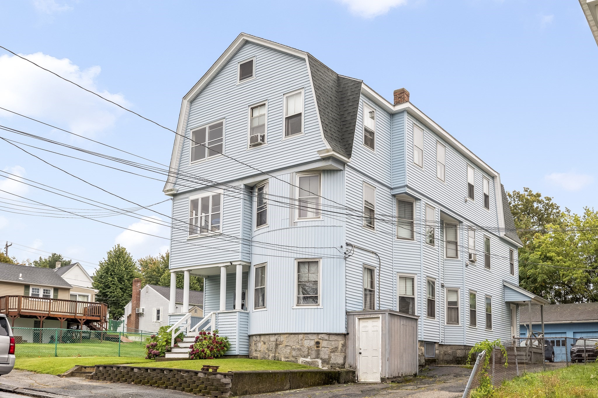 15 Ericsson St, Worcester, MA 01606