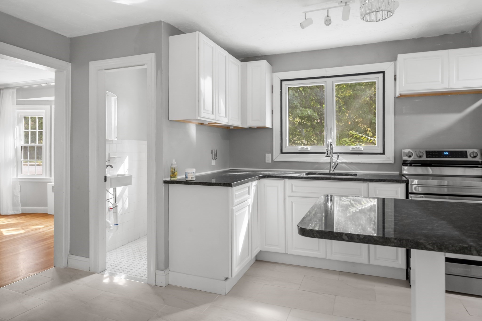 36 Melrose St, Worcester, MA 01605 - Image 11