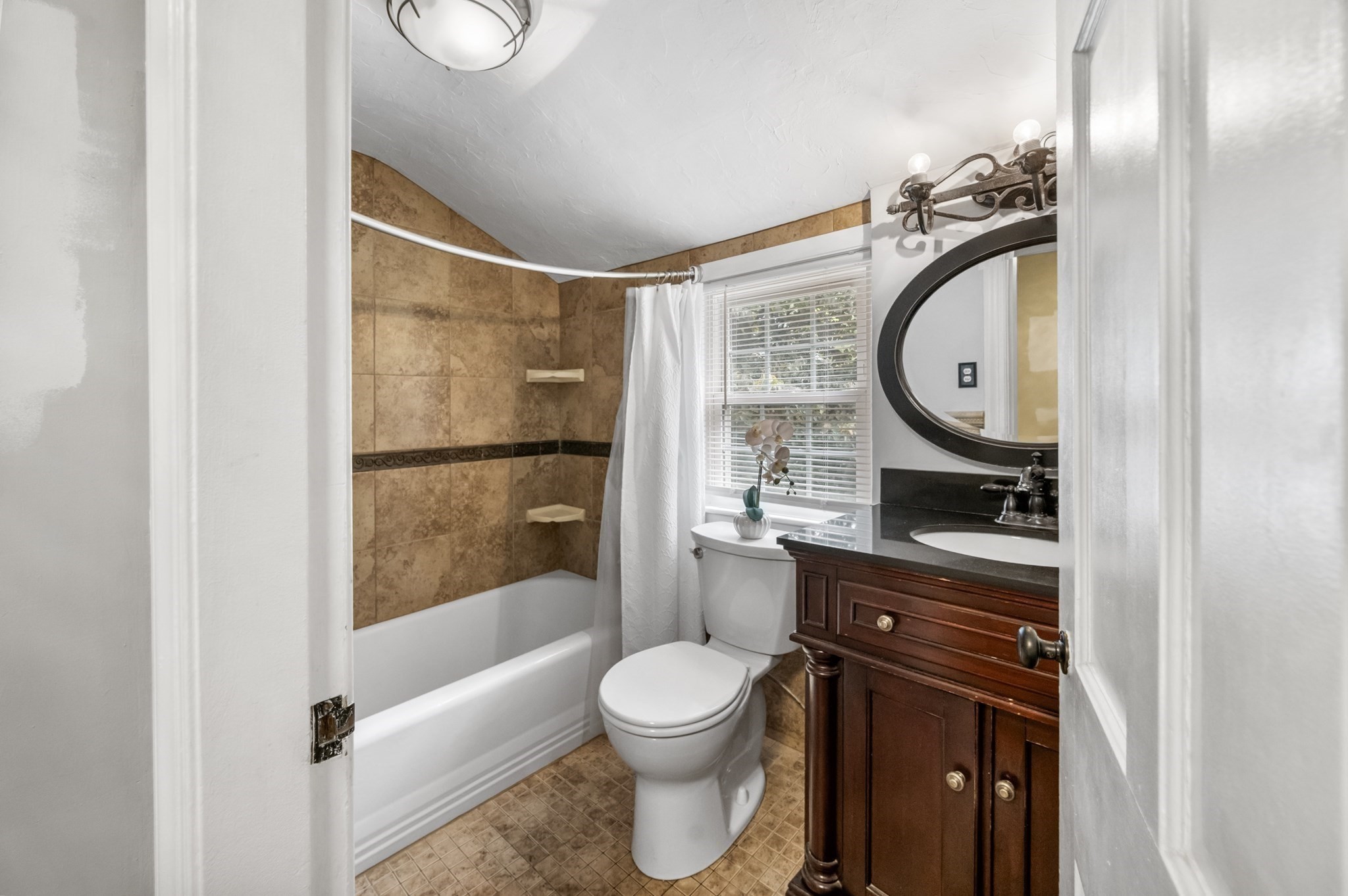 36 Melrose St, Worcester, MA 01605 - Image 25