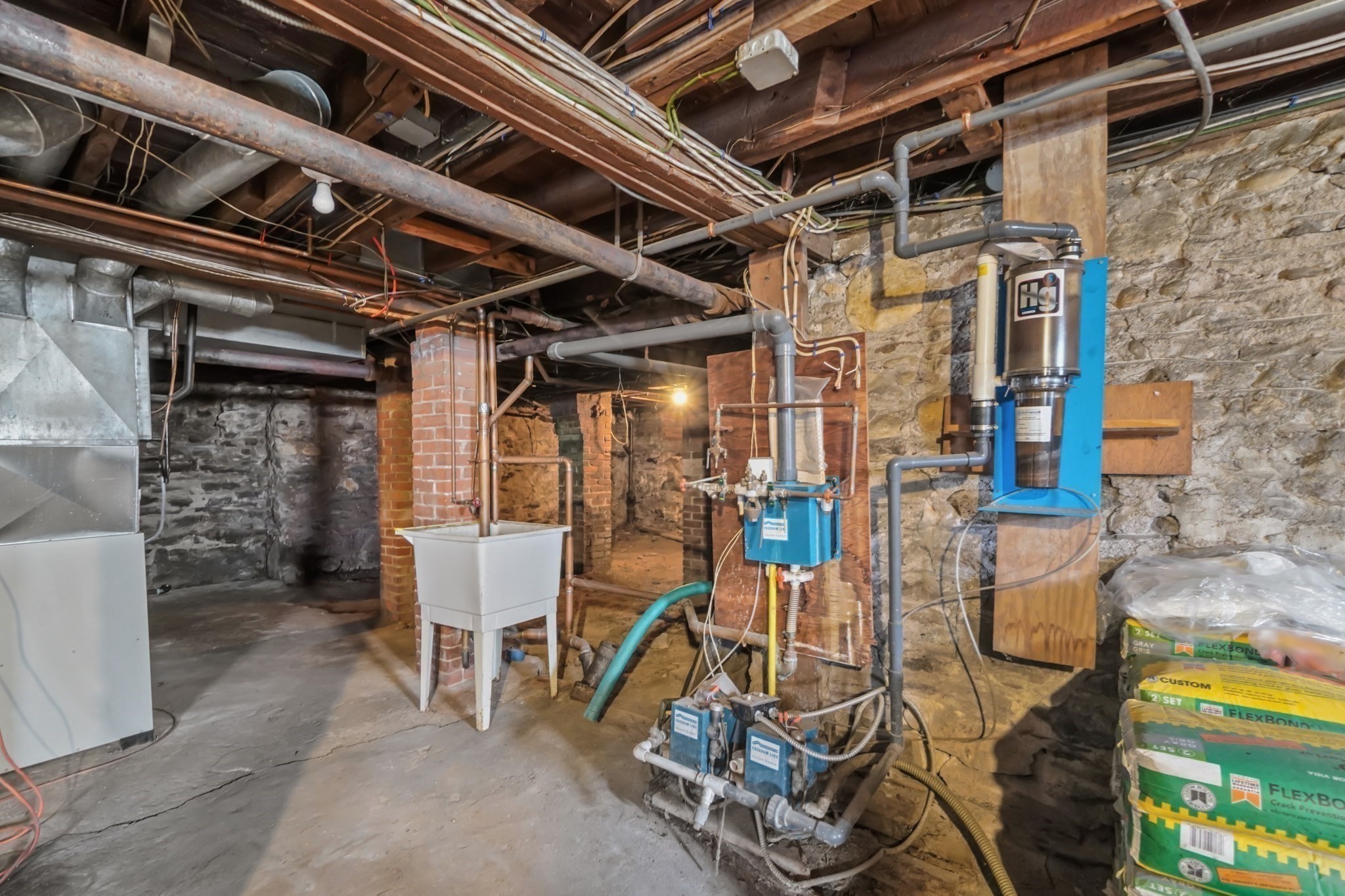 1678 Northampton, Holyoke, MA 01040 - Image 36