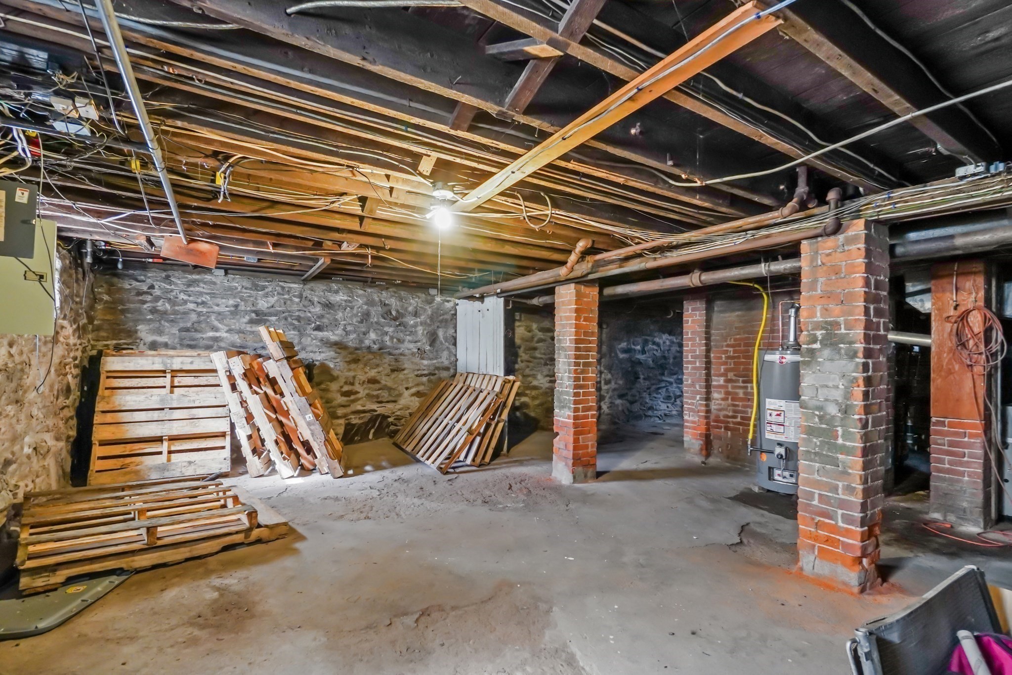 1678 Northampton, Holyoke, MA 01040 - Image 37