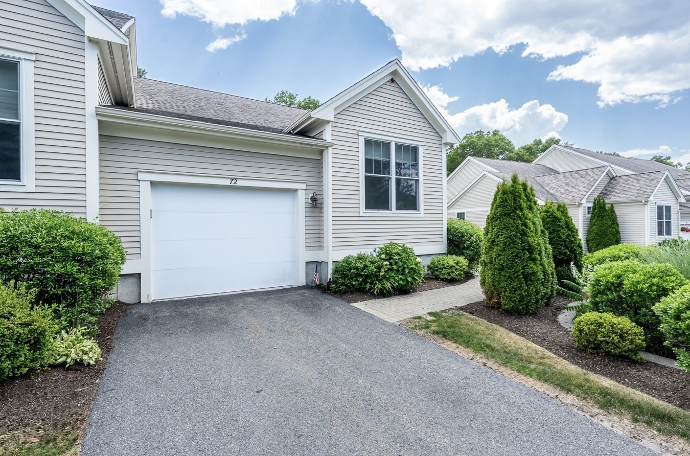 72 Grey Hawk Dr Unit 670, Mashpee, MA 02649