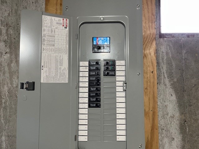 219 Clarendon Ave, Chicopee, MA 01013 - Image 22