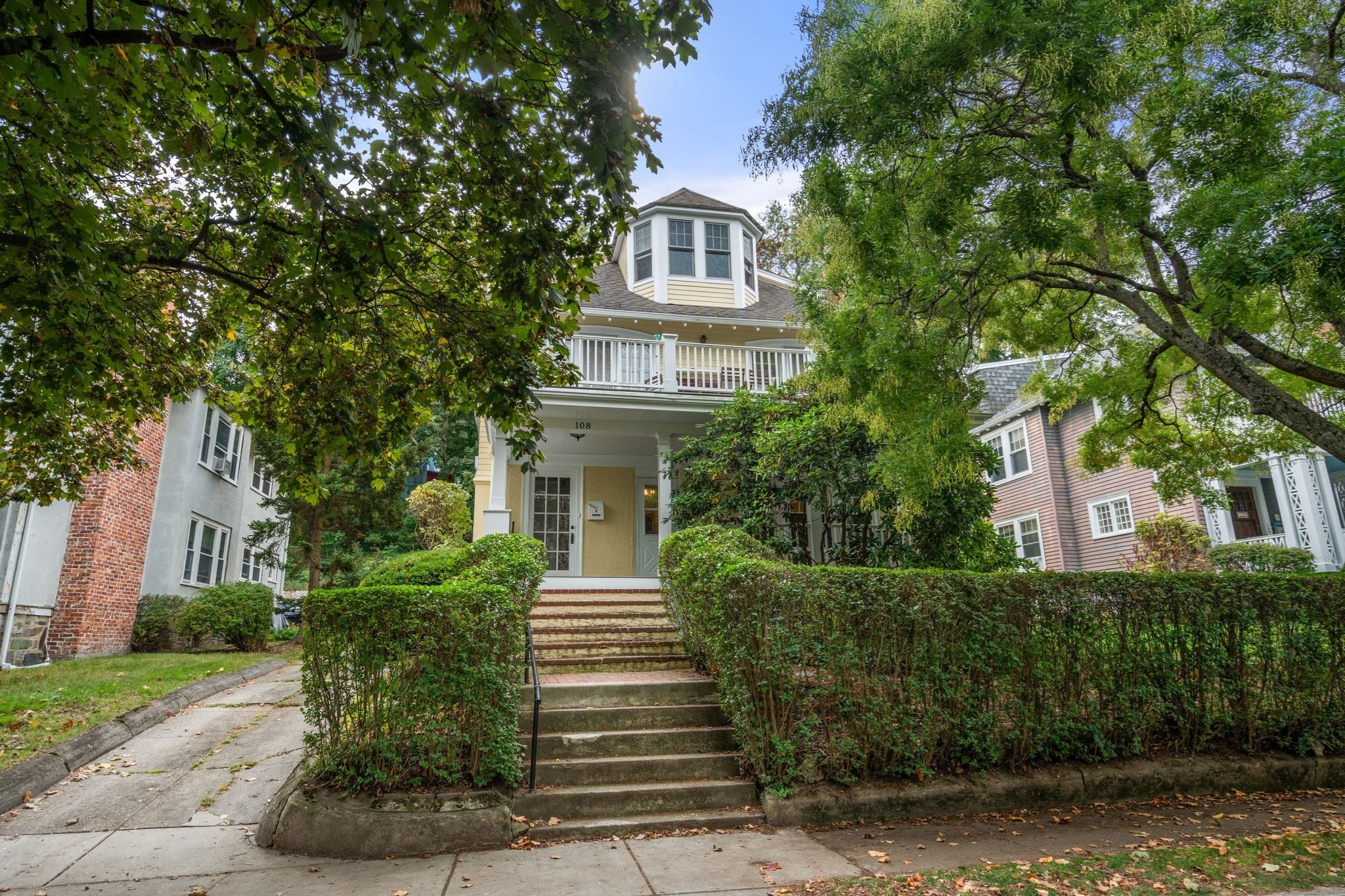 108 Columbia St Unit 1, Brookline, MA 02446