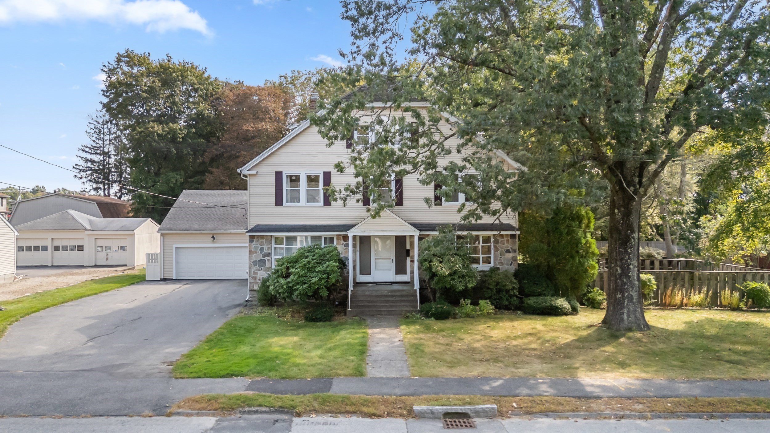 31 Oak St, Shrewsbury, MA 01545
