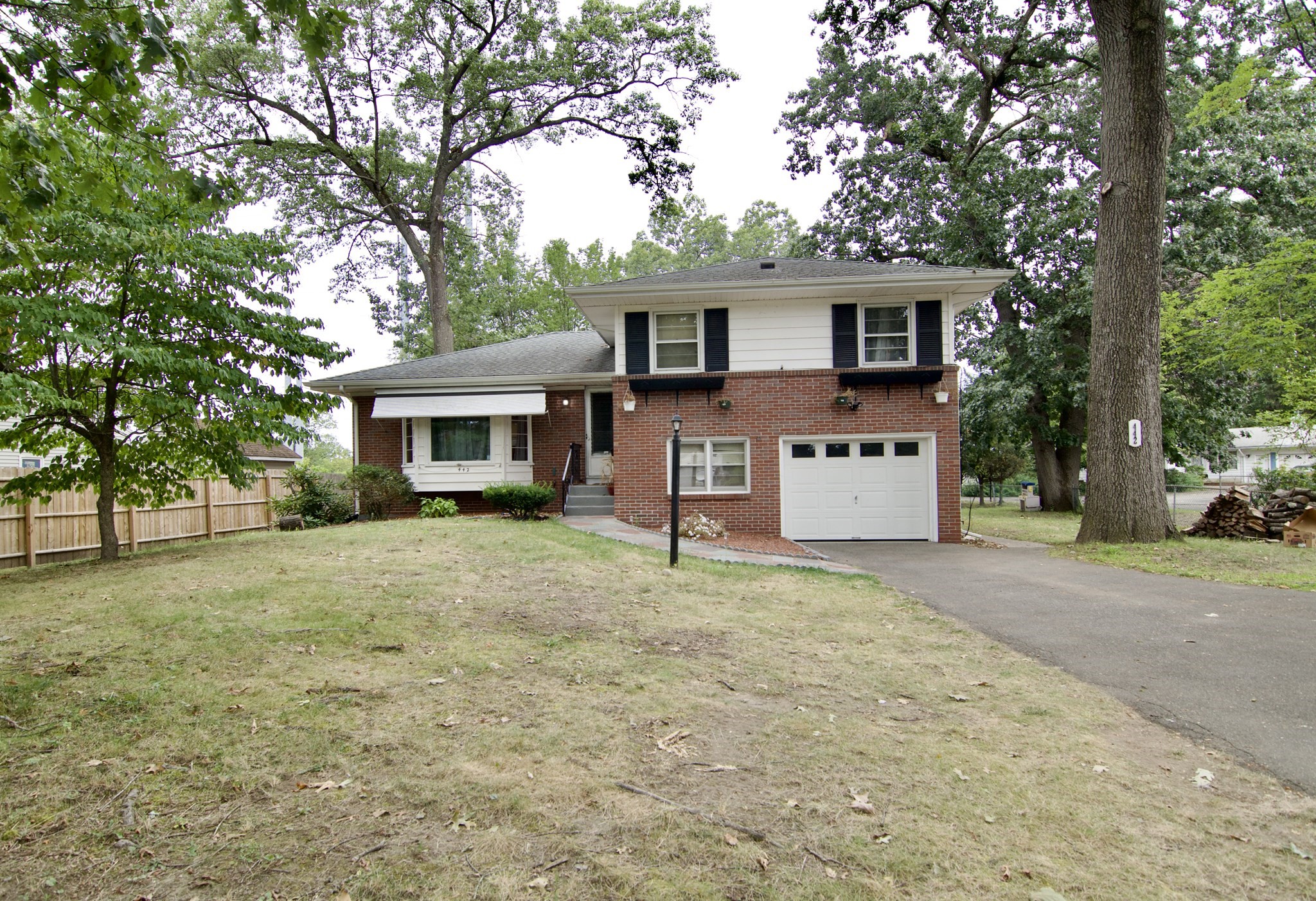 442 Prospect St, Chicopee, MA 01020