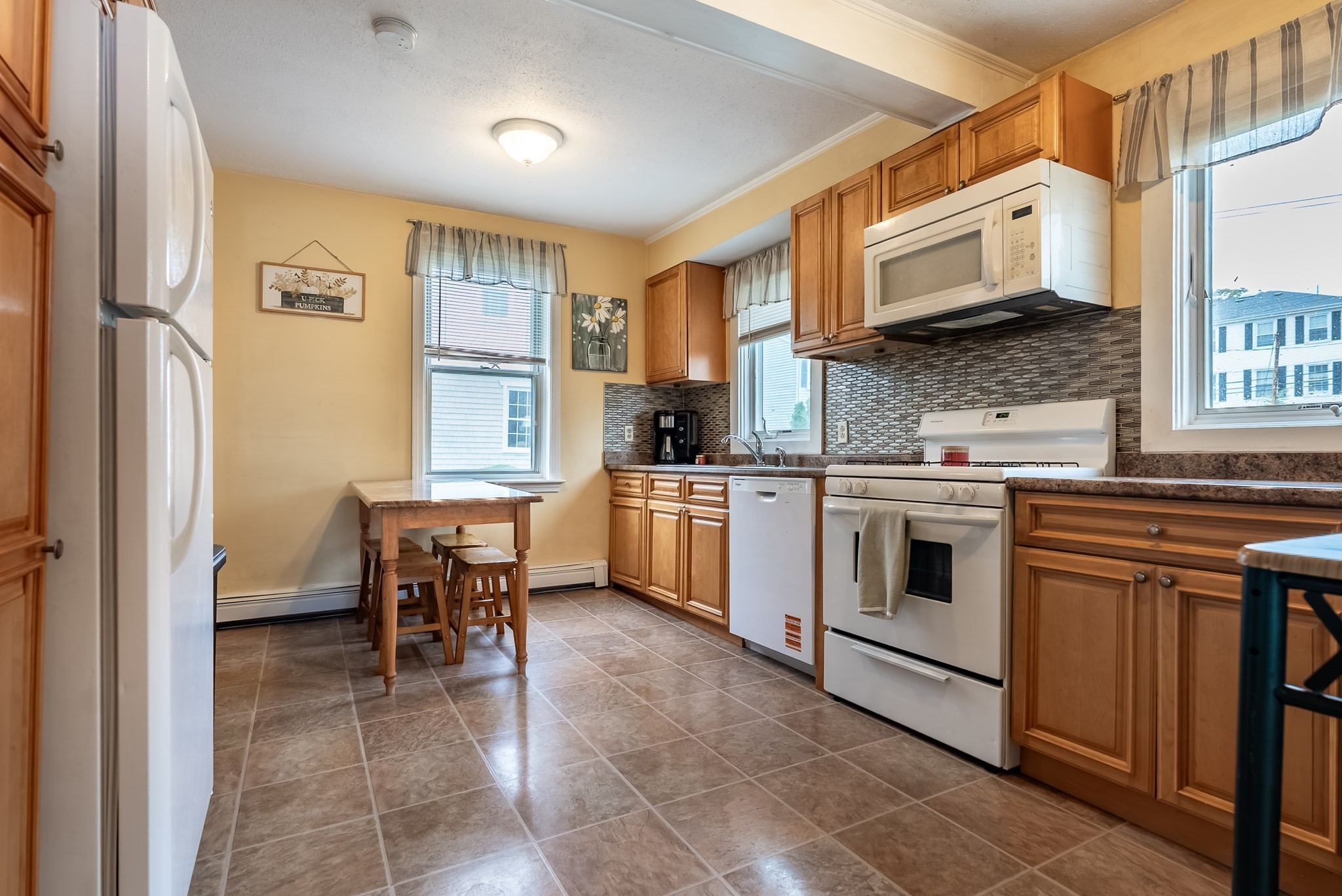 17 Middle St, Fairhaven, MA 02719 - Image 2