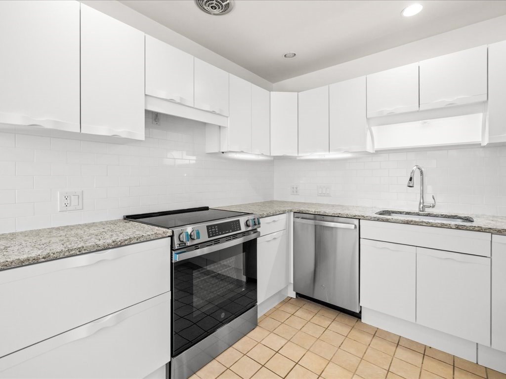 15 Woodridge Rd, Dover, MA 02030 - Image 11