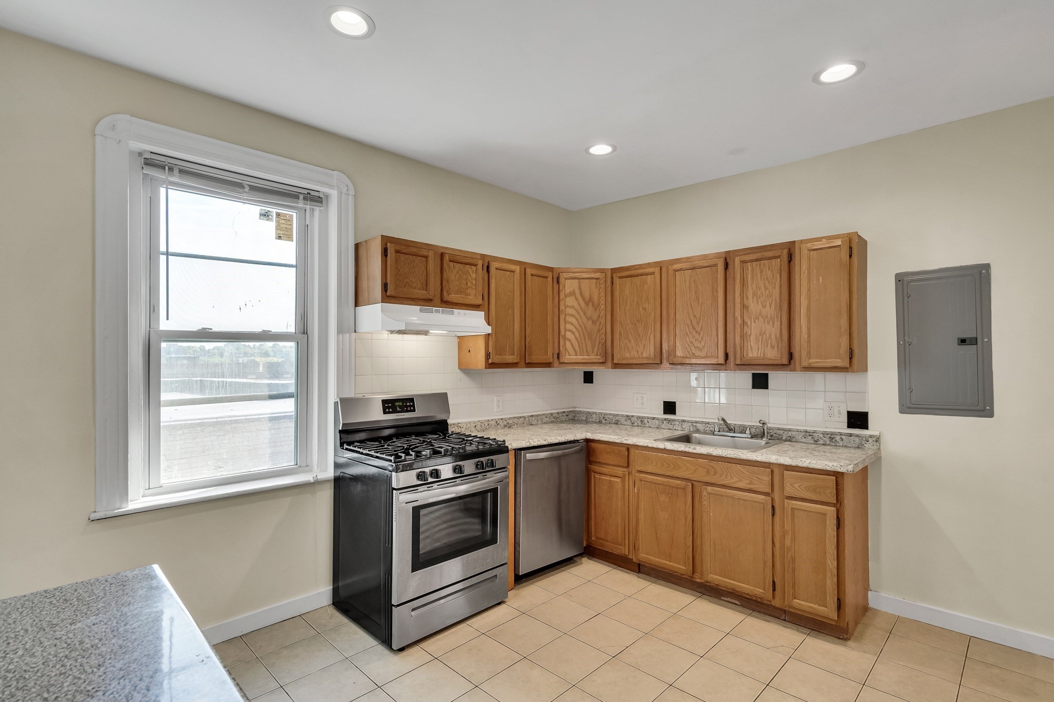41 Orkney Rd, Boston College, Boston, MA 02135 - Image 15