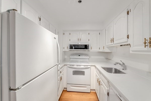 357 Commercial St, Apt 219