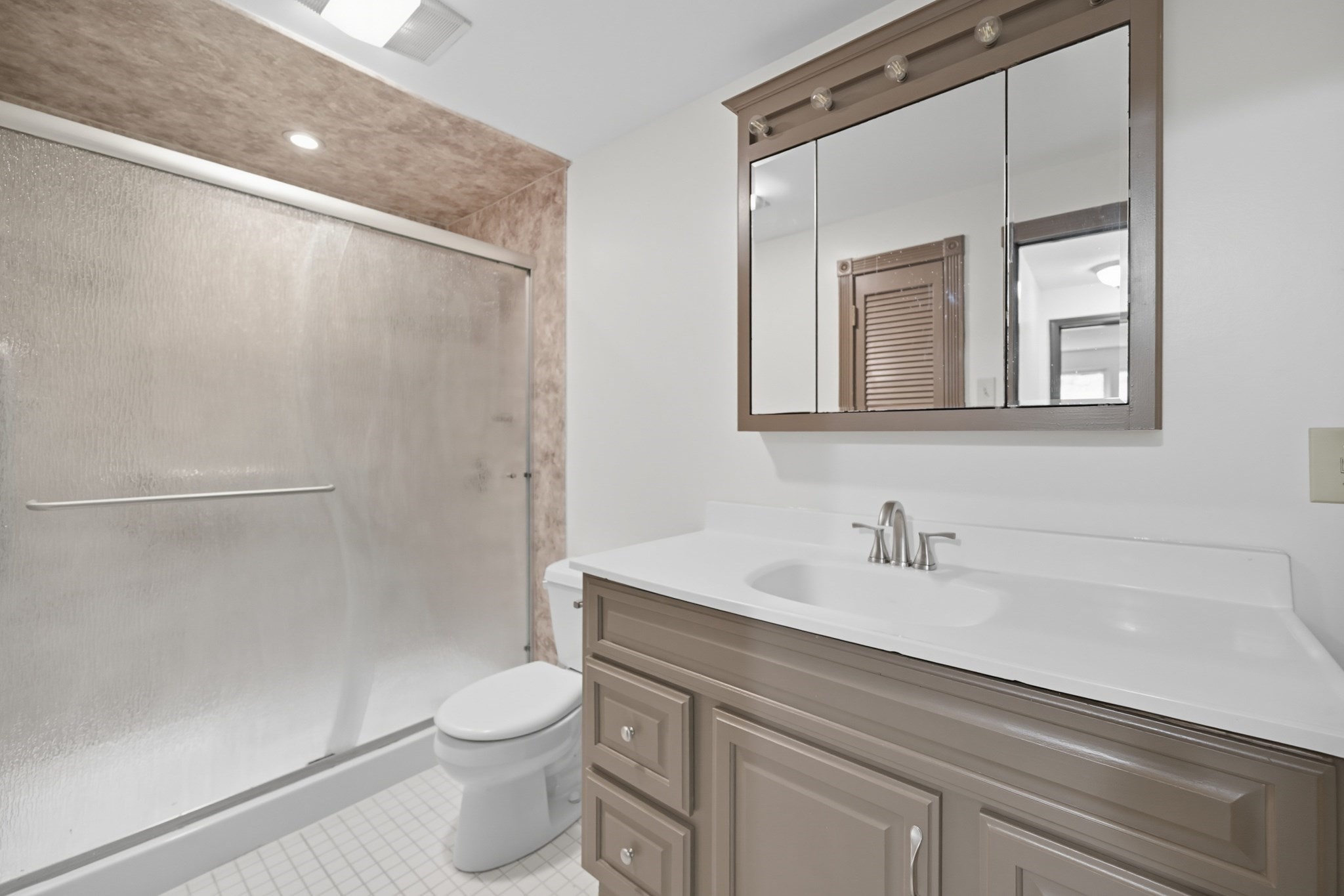 700 Robbins Ave Unit 6, Dracut, MA 01826 - Image 16