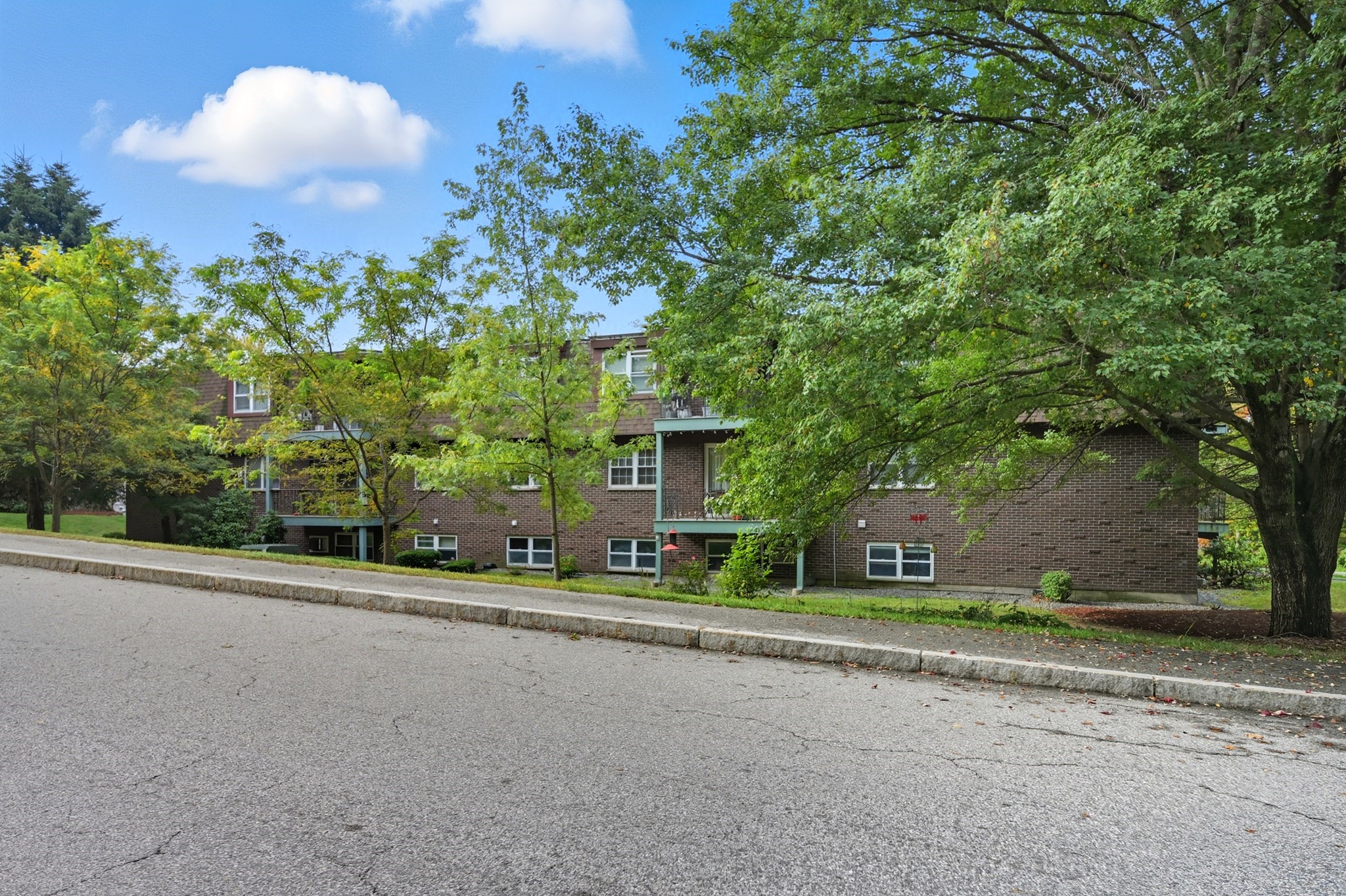 700 Robbins Ave Unit 6, Dracut, MA 01826 - Image 23