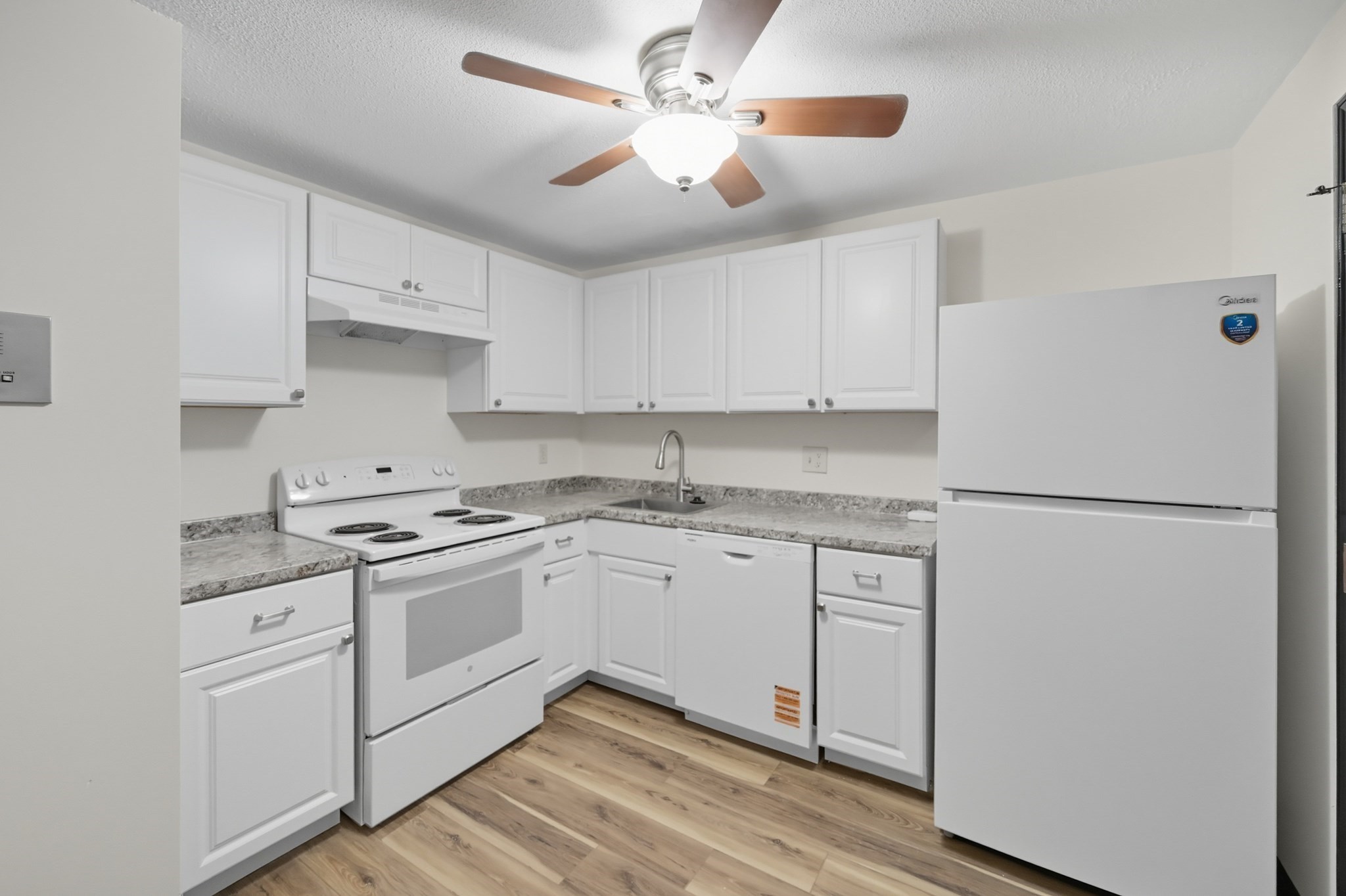 700 Robbins Ave Unit 6, Dracut, MA 01826 - Image 4