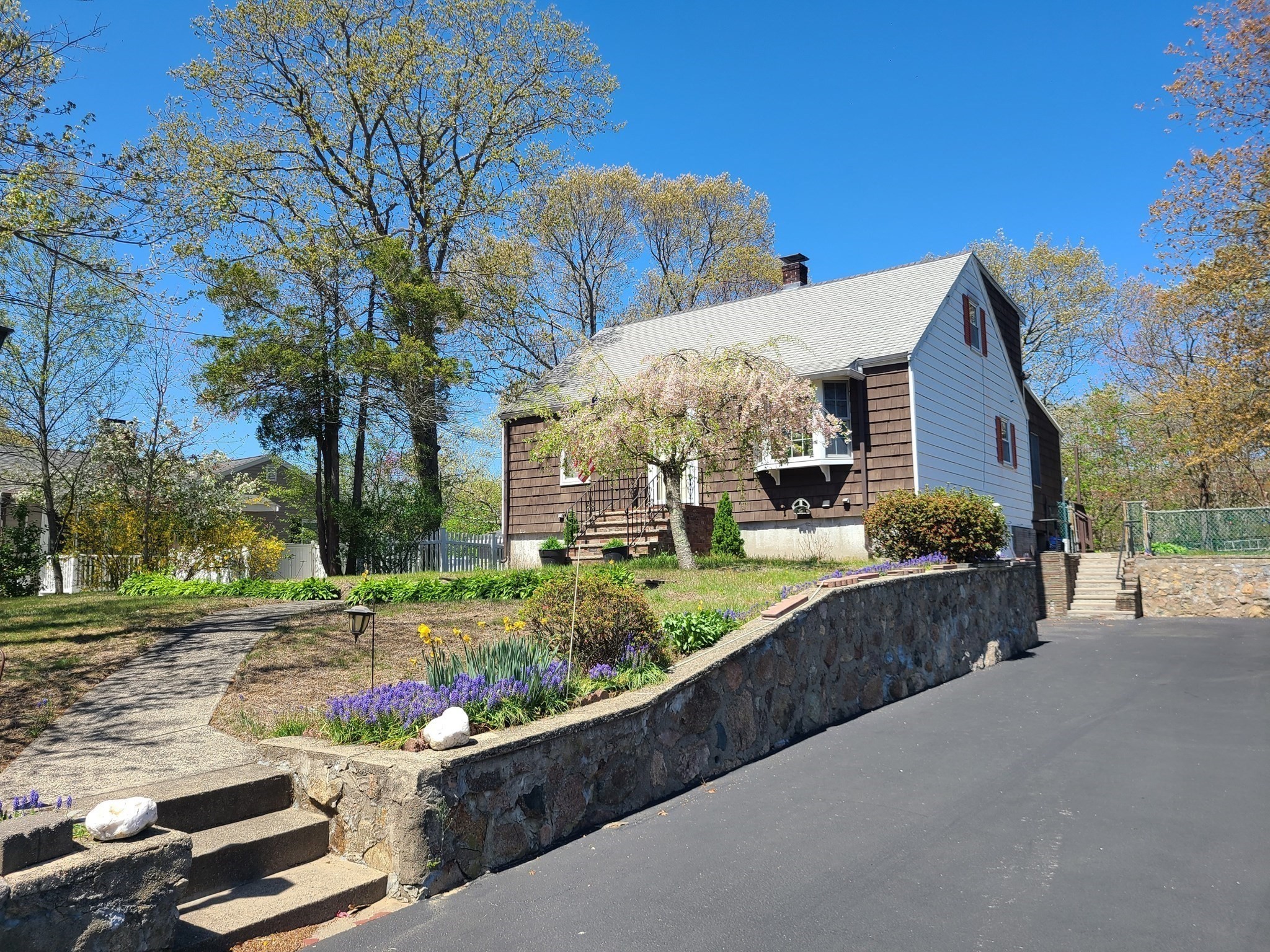 432 Grove St, Braintree, MA 02184