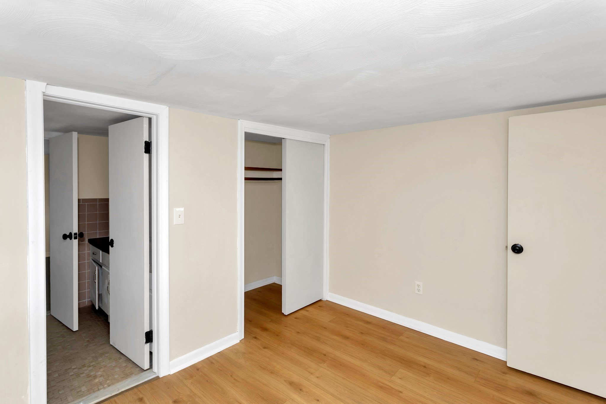 74 Woodstock St, Chicopee, MA 01020 - Image 27