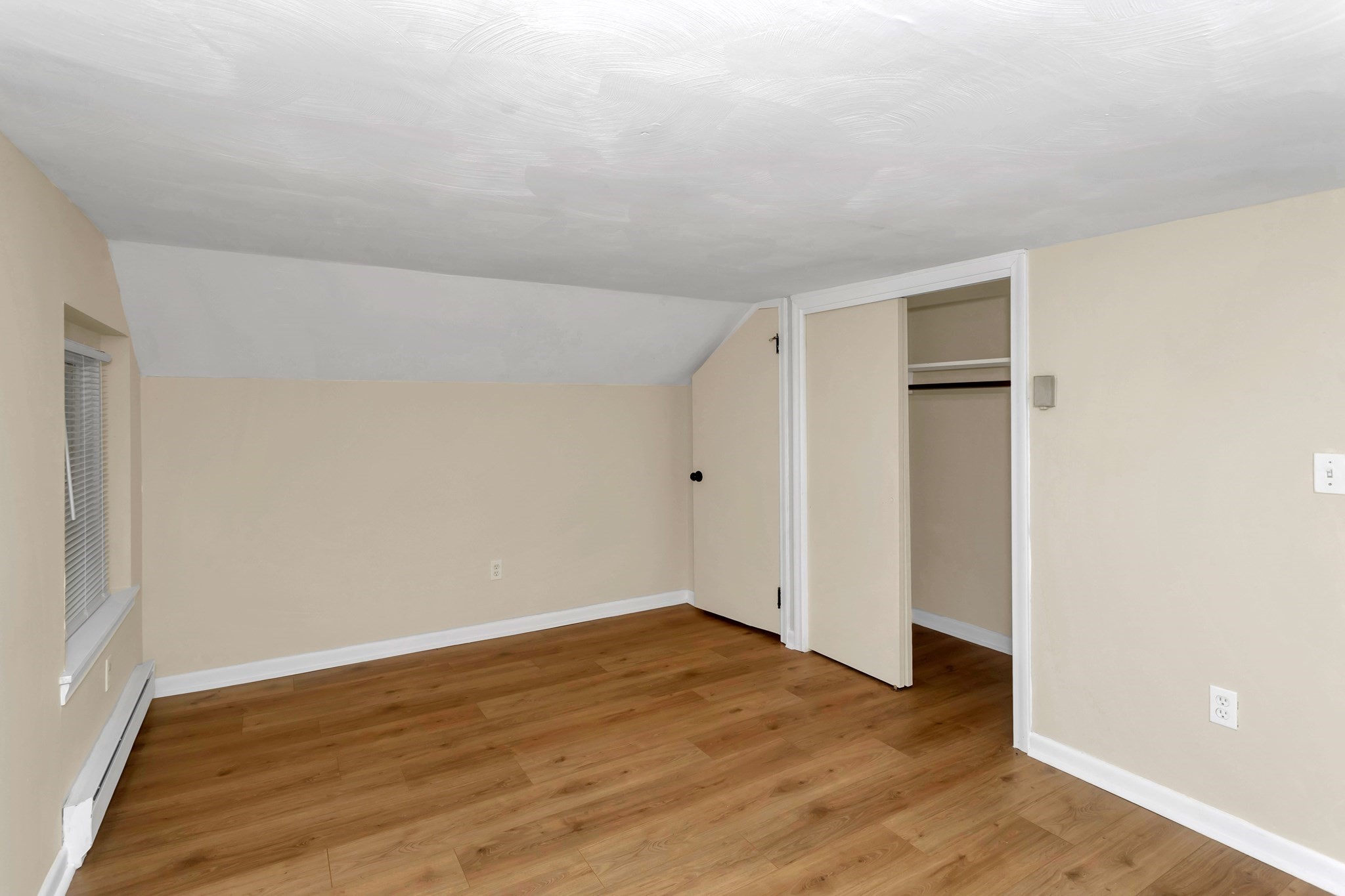 74 Woodstock St, Chicopee, MA 01020 - Image 30