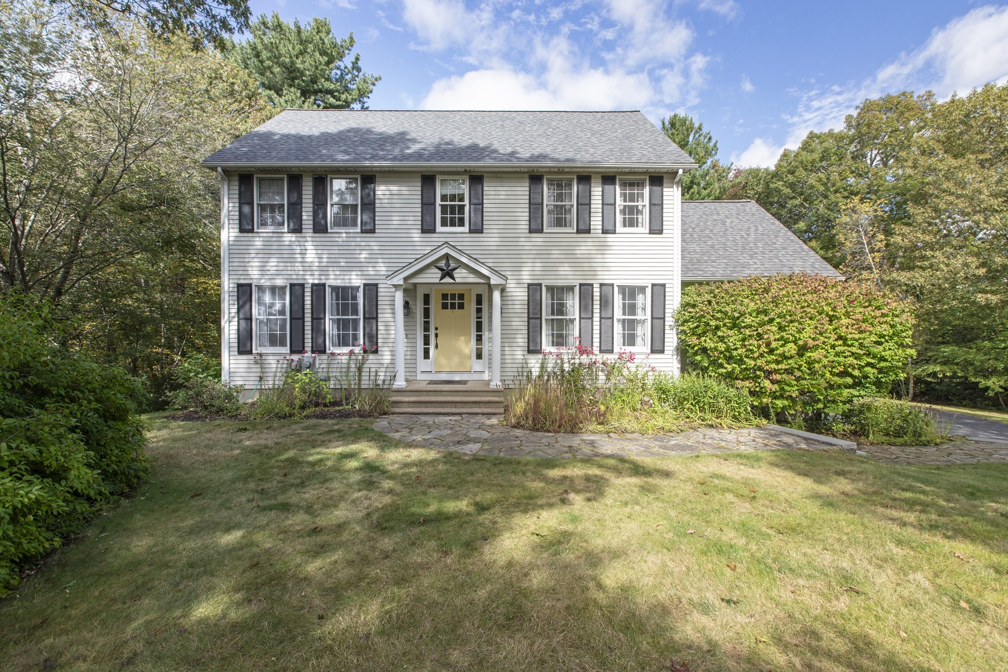 11 Old Farm Rd, Douglas, MA 01516