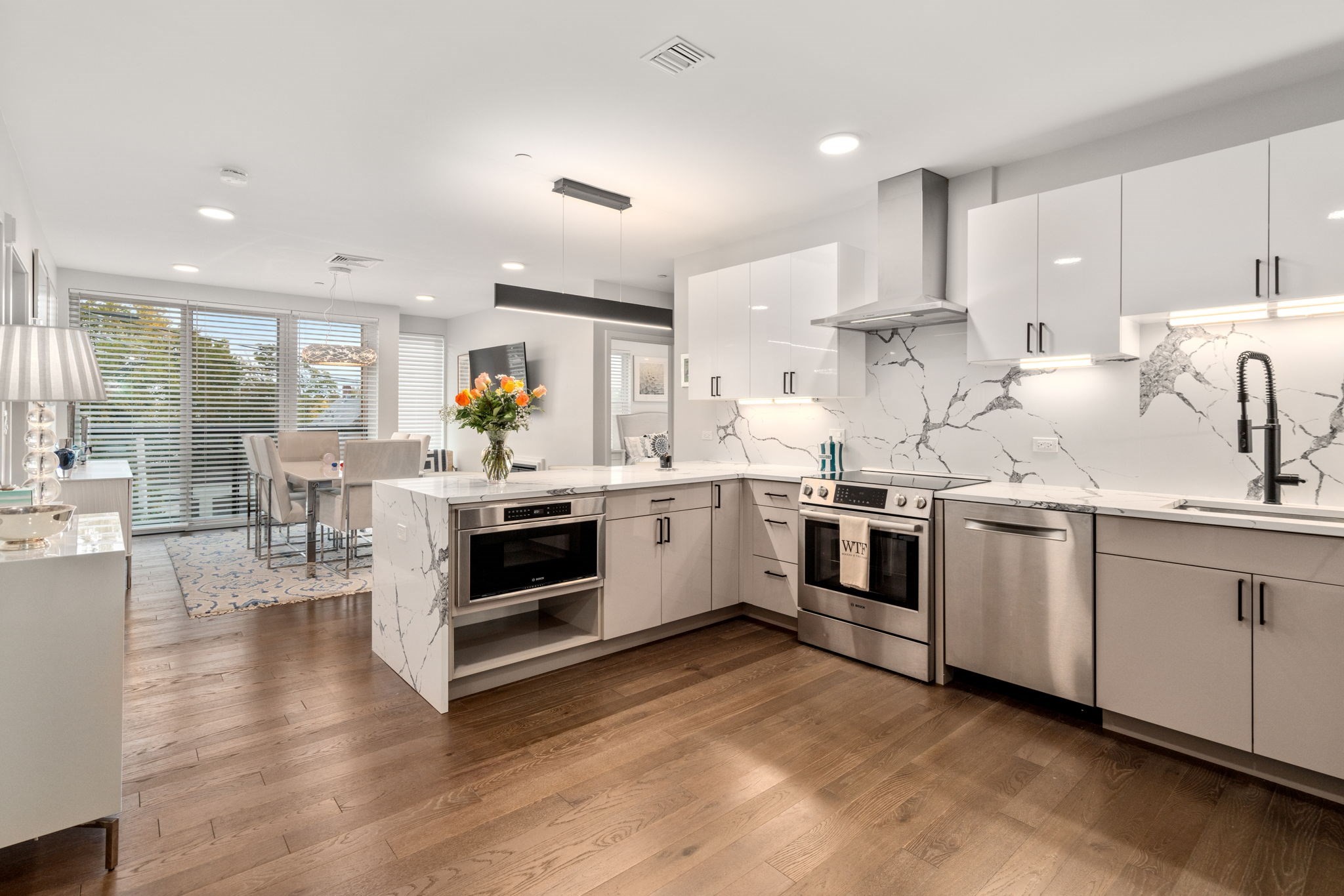 68 Los Angeles St Unit PH5, Newton, MA 02458