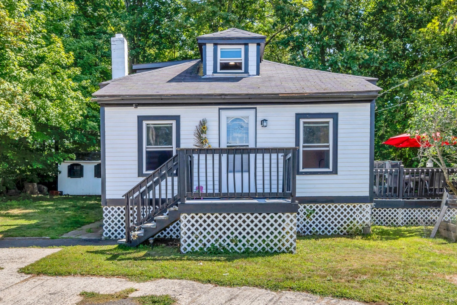 812 S Main St, Haverhill, MA 01835