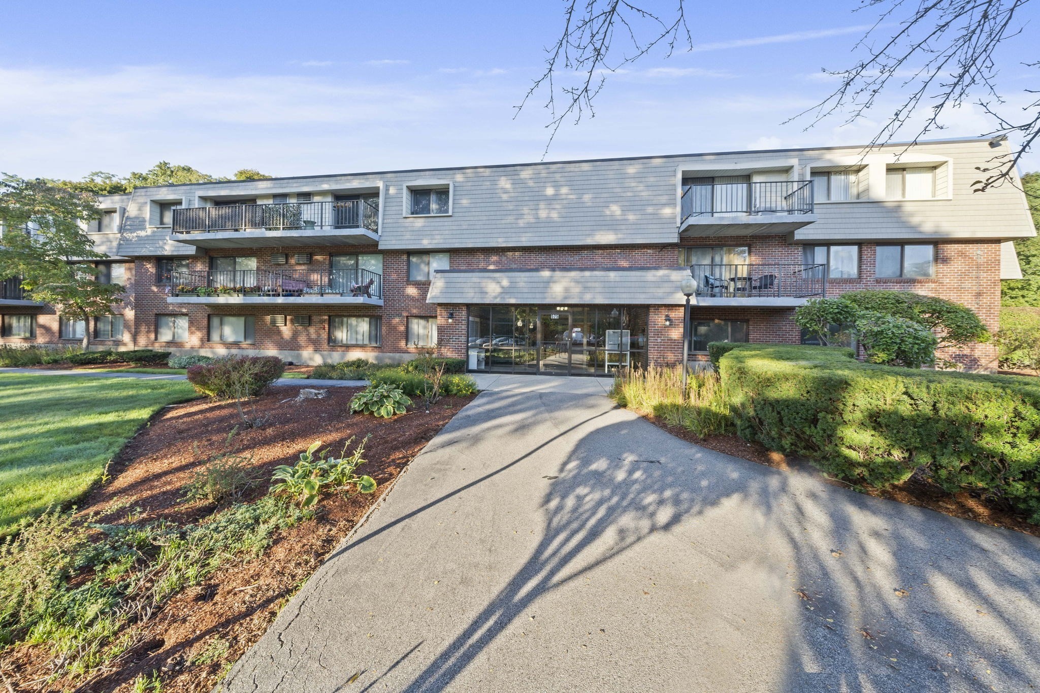 575 Broad St Unit 305, Weymouth, MA 02189