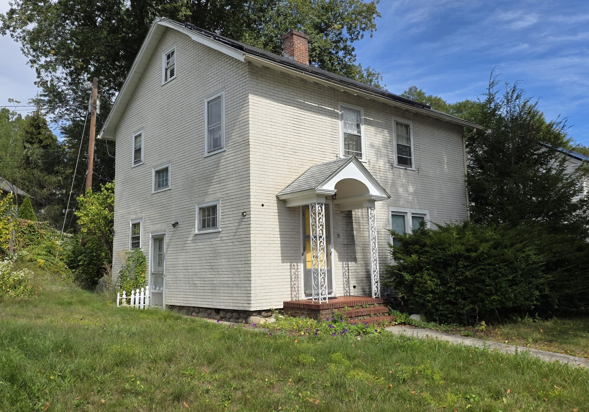 33 Carlisle St, Worcester, MA 01602